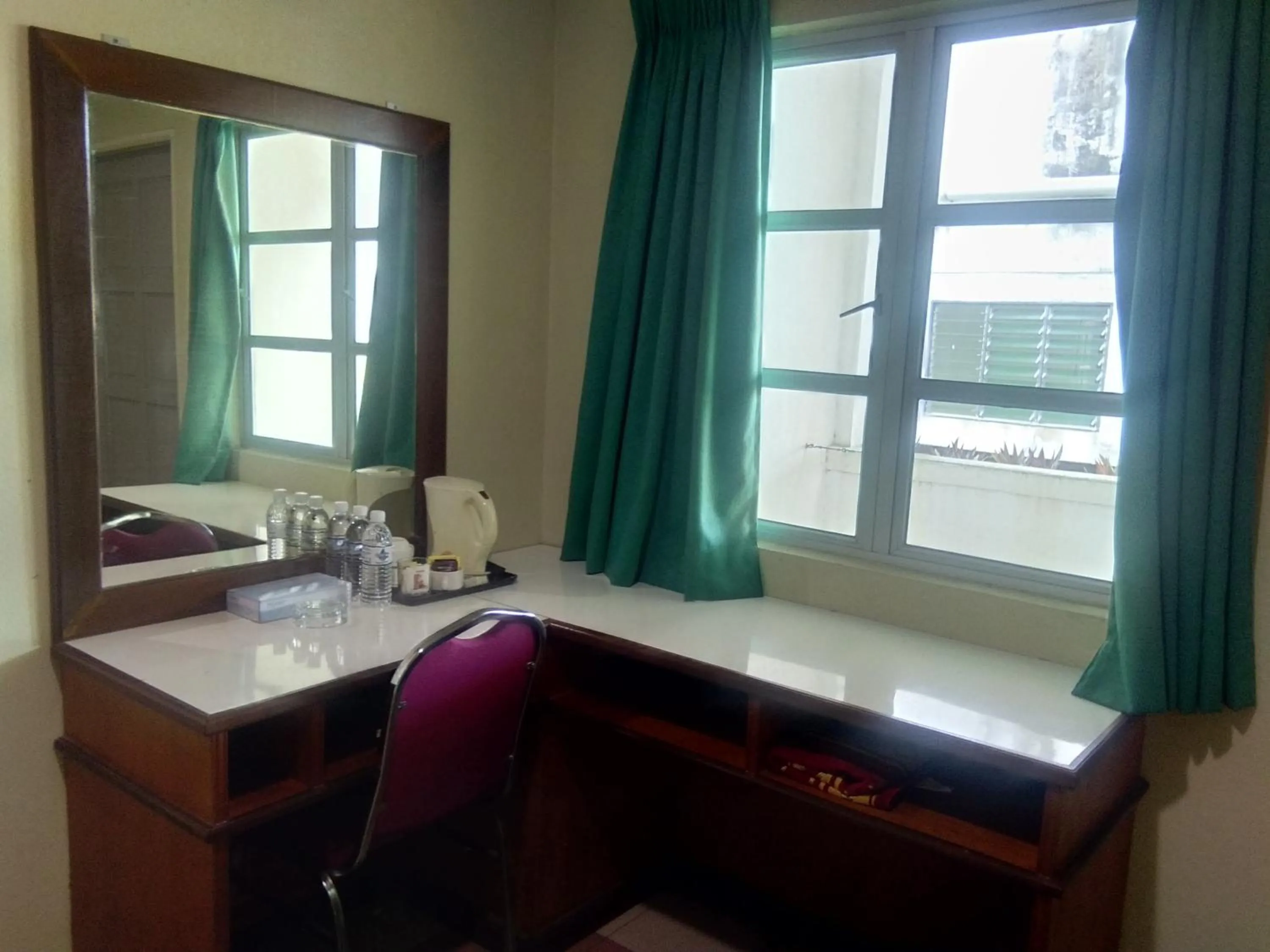 hair dresser in Arwana Inn Tok Bali