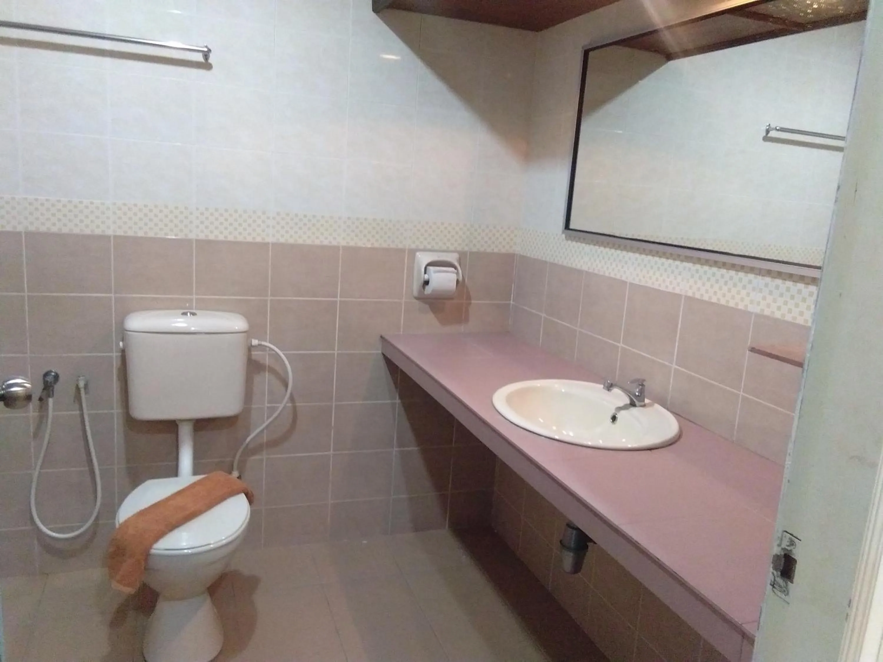 Toilet in Arwana Inn Tok Bali