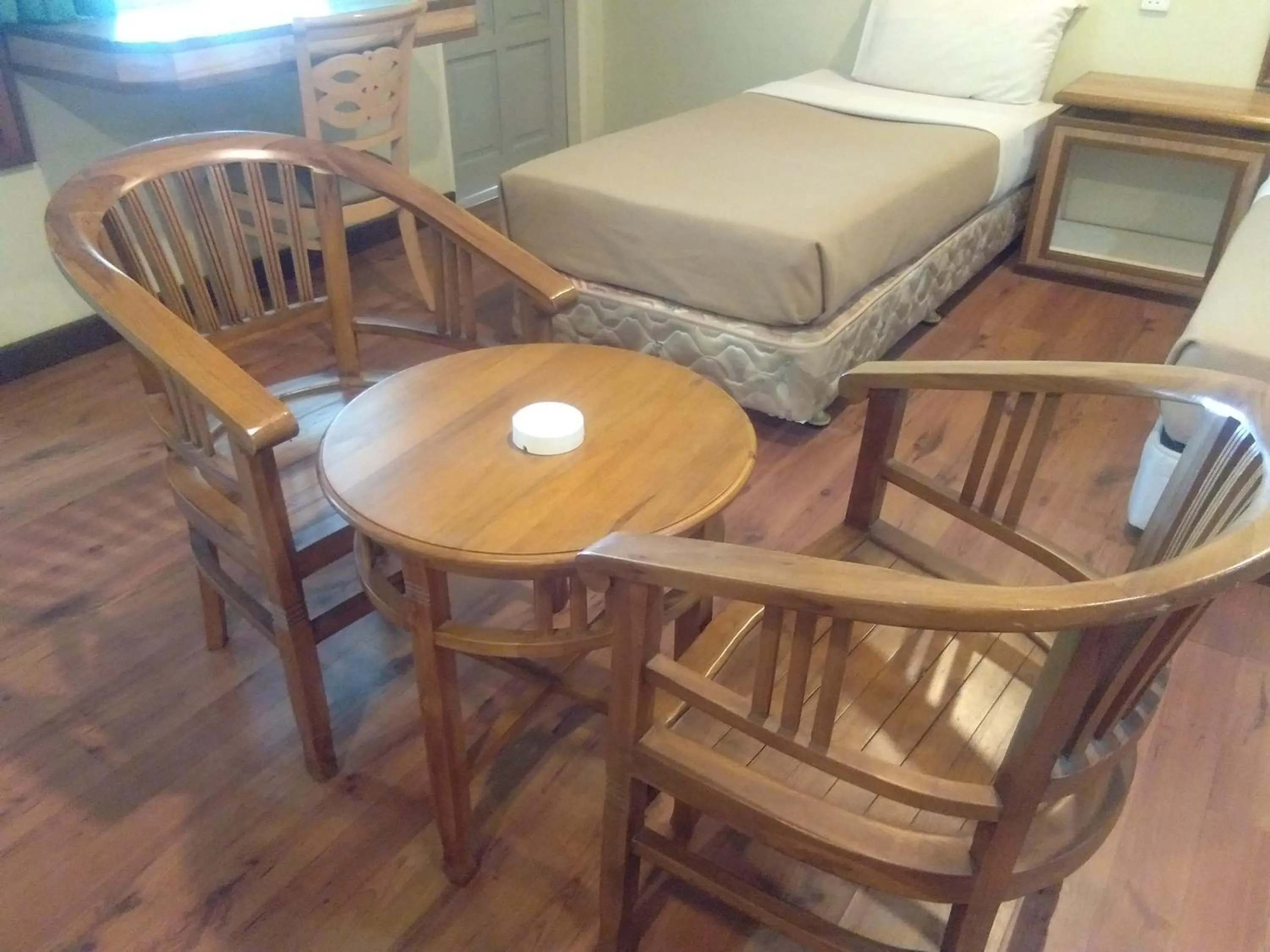 Photo of the whole room in Arwana Inn Tok Bali