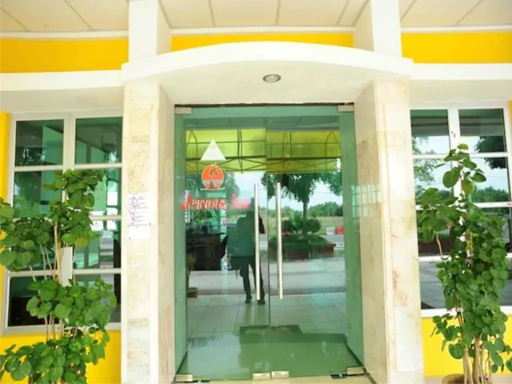 Facade/entrance in Arwana Inn Tok Bali Facade/entrance in Arwana Inn Tok Bali