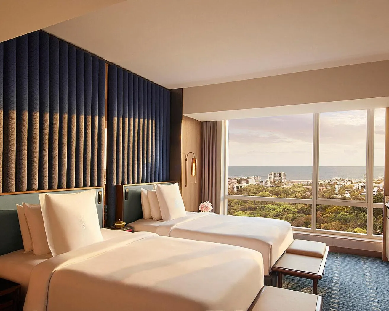 Bed in Four Seasons Hotel Mumbai