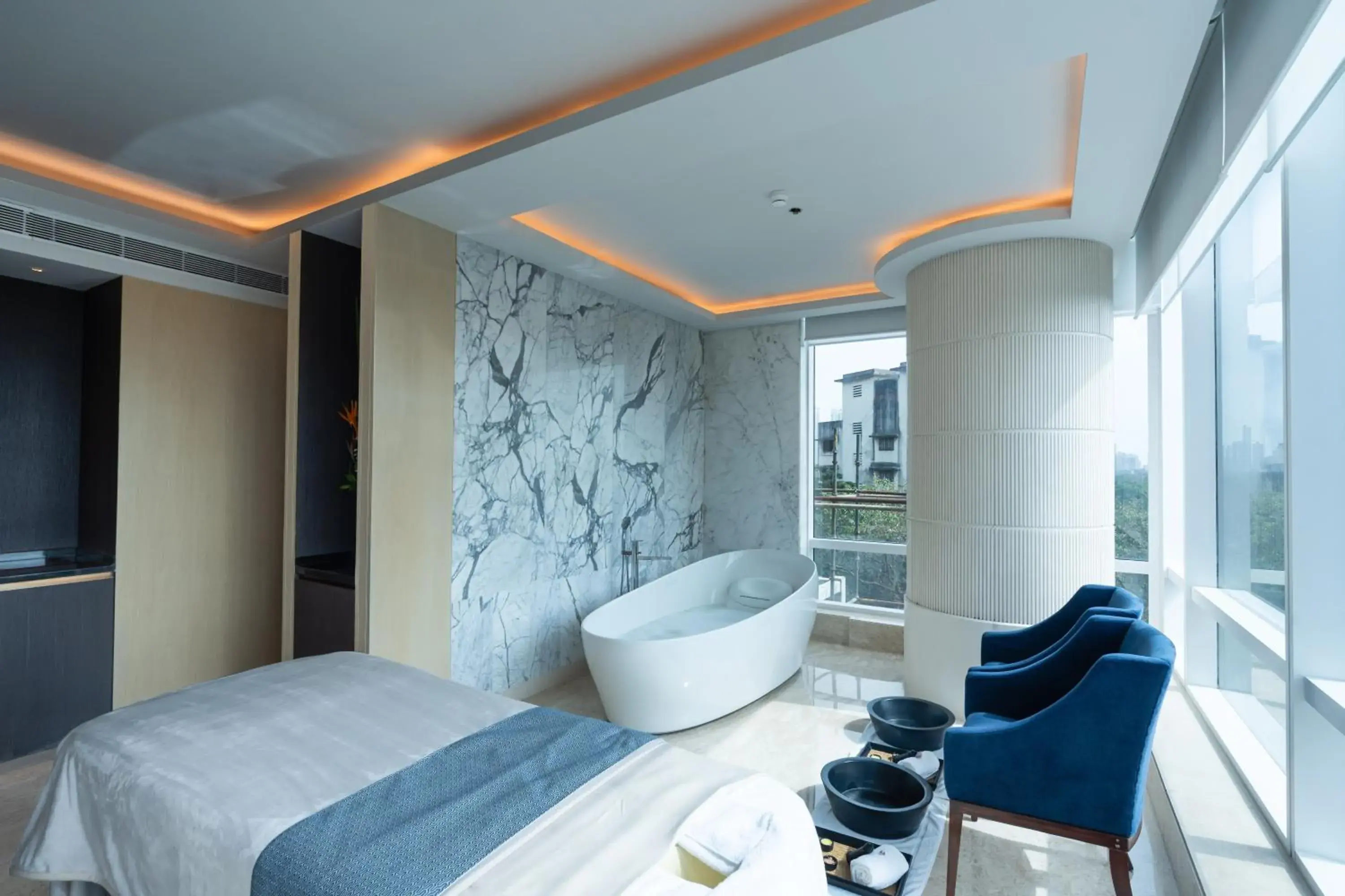 Spa and wellness centre/facilities, Bed in Four Seasons Hotel Mumbai Spa and wellness centre/facilities, Bed in Four Seasons Hotel Mumbai