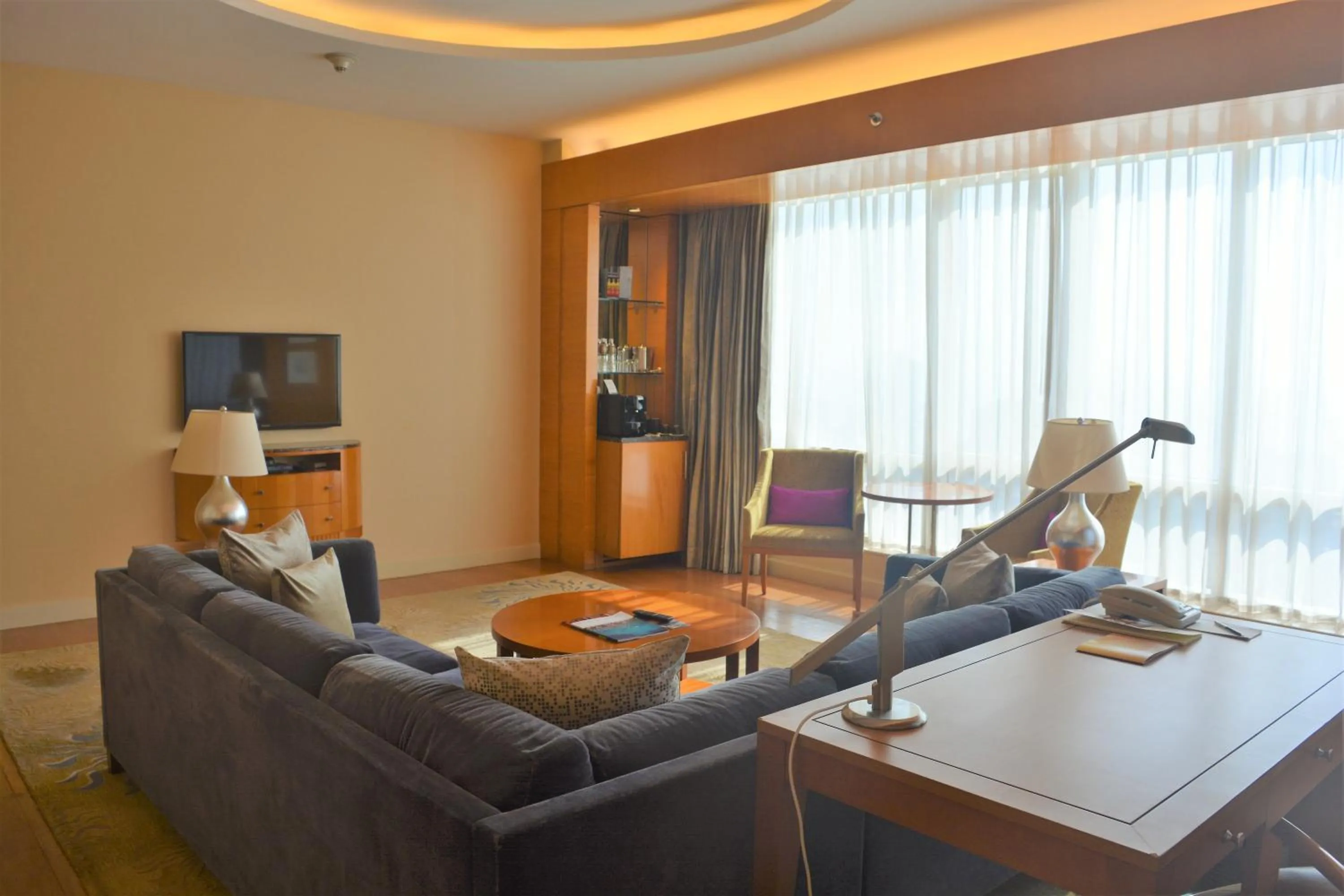 Living room in Four Seasons Hotel Mumbai