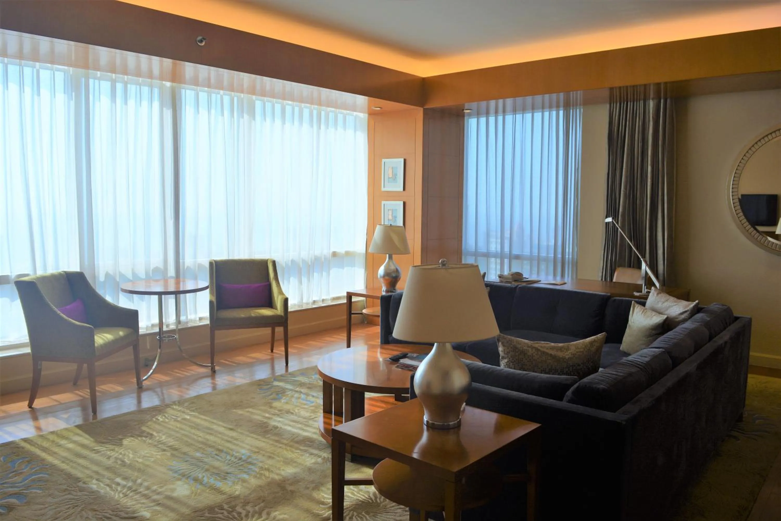 Living room in Four Seasons Hotel Mumbai