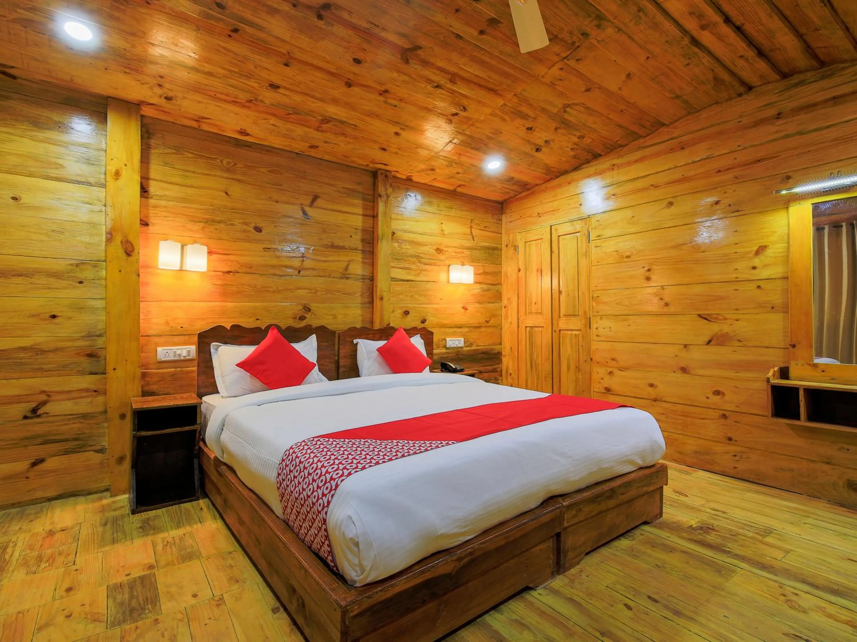 Bedroom, Bed in Brushwood Villa- Cottages and Bar