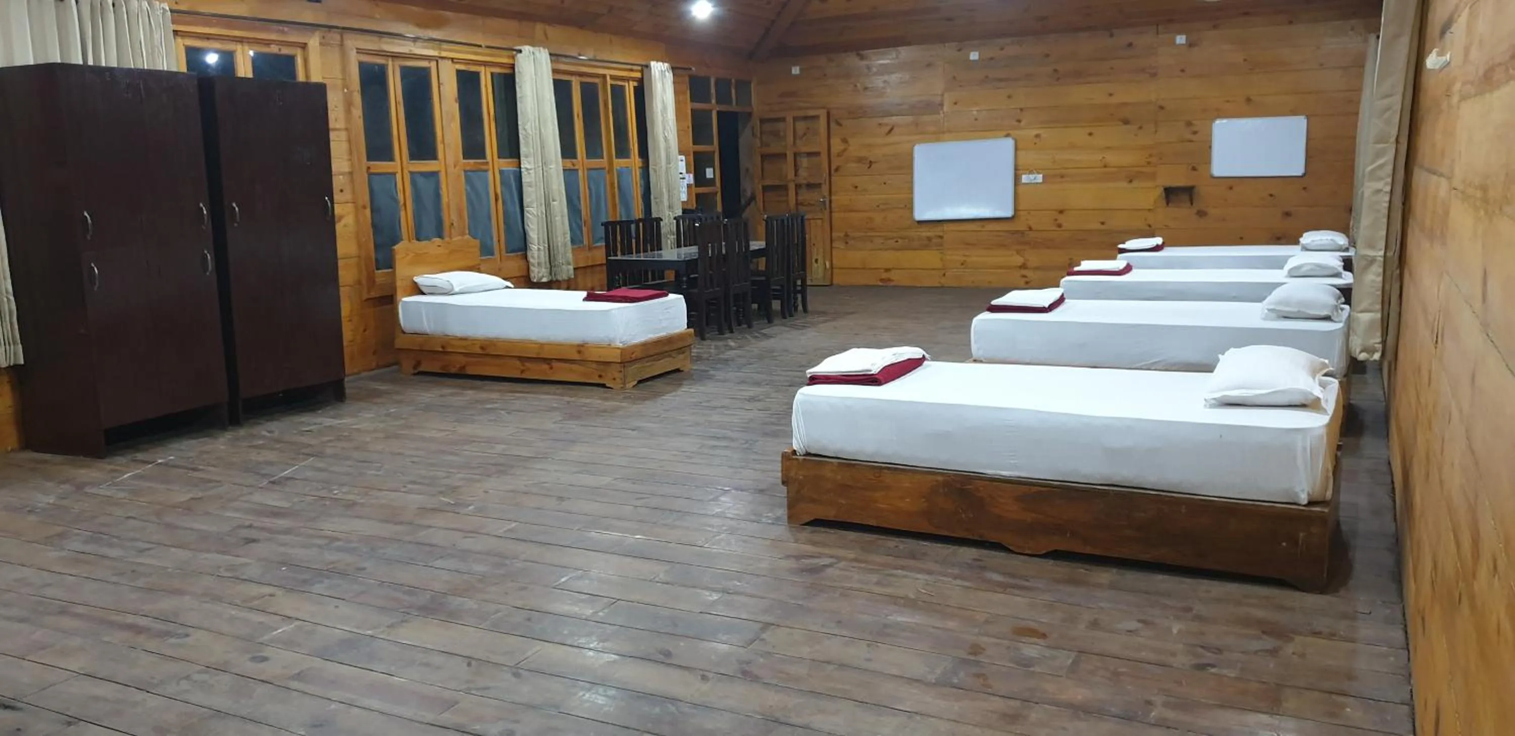 Bed in Brushwood Villa- Cottages and Bar