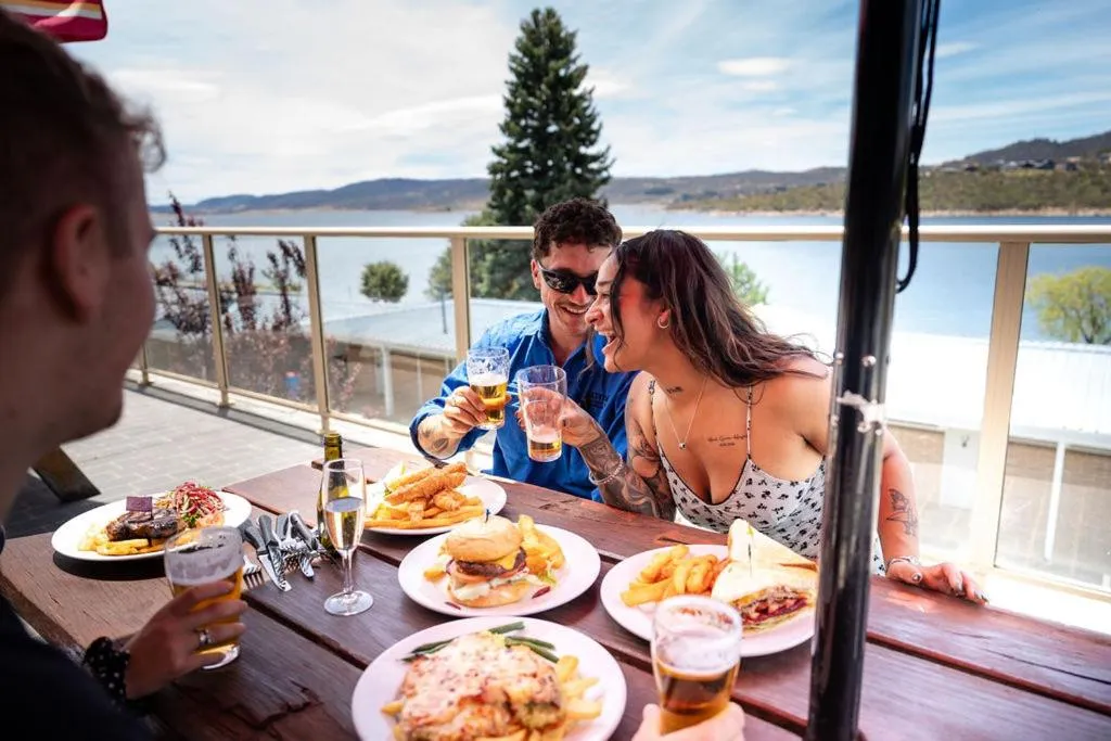 Lake Jindabyne Hotel