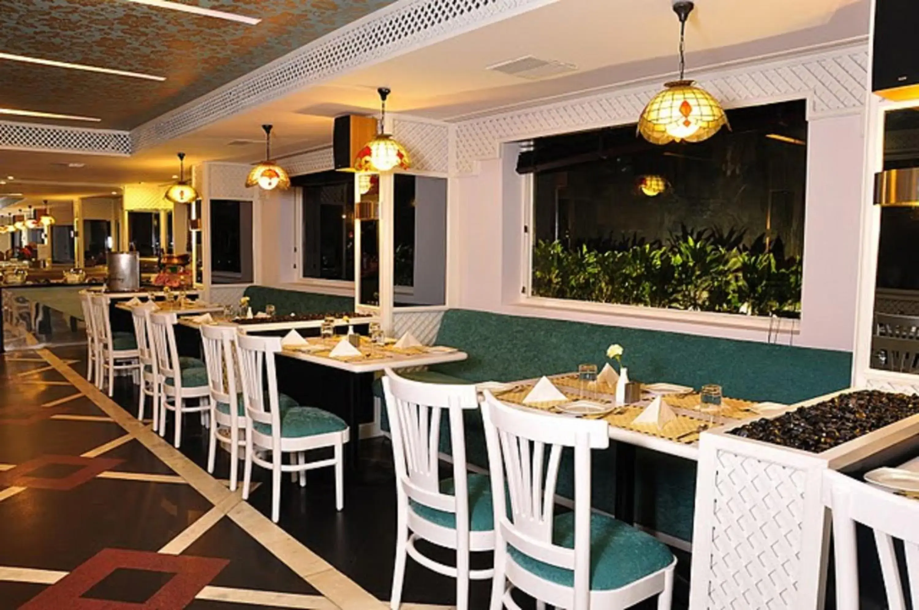 Restaurant/places to eat in The Central Court Restaurant/places to eat in The Central Court