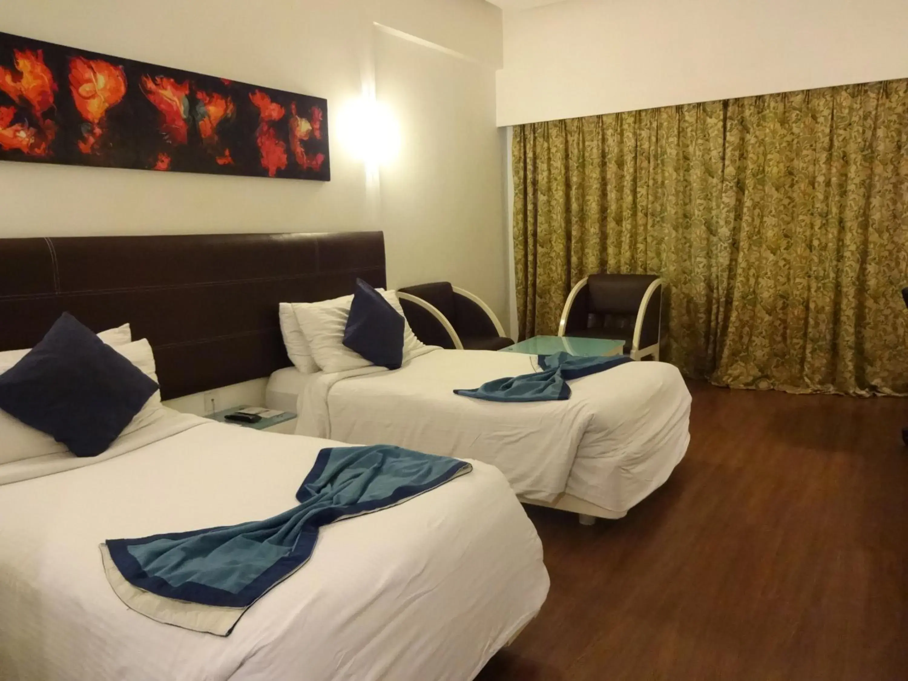 Photo of the whole room, Bed in The Central Court Photo of the whole room, Bed in The Central Court