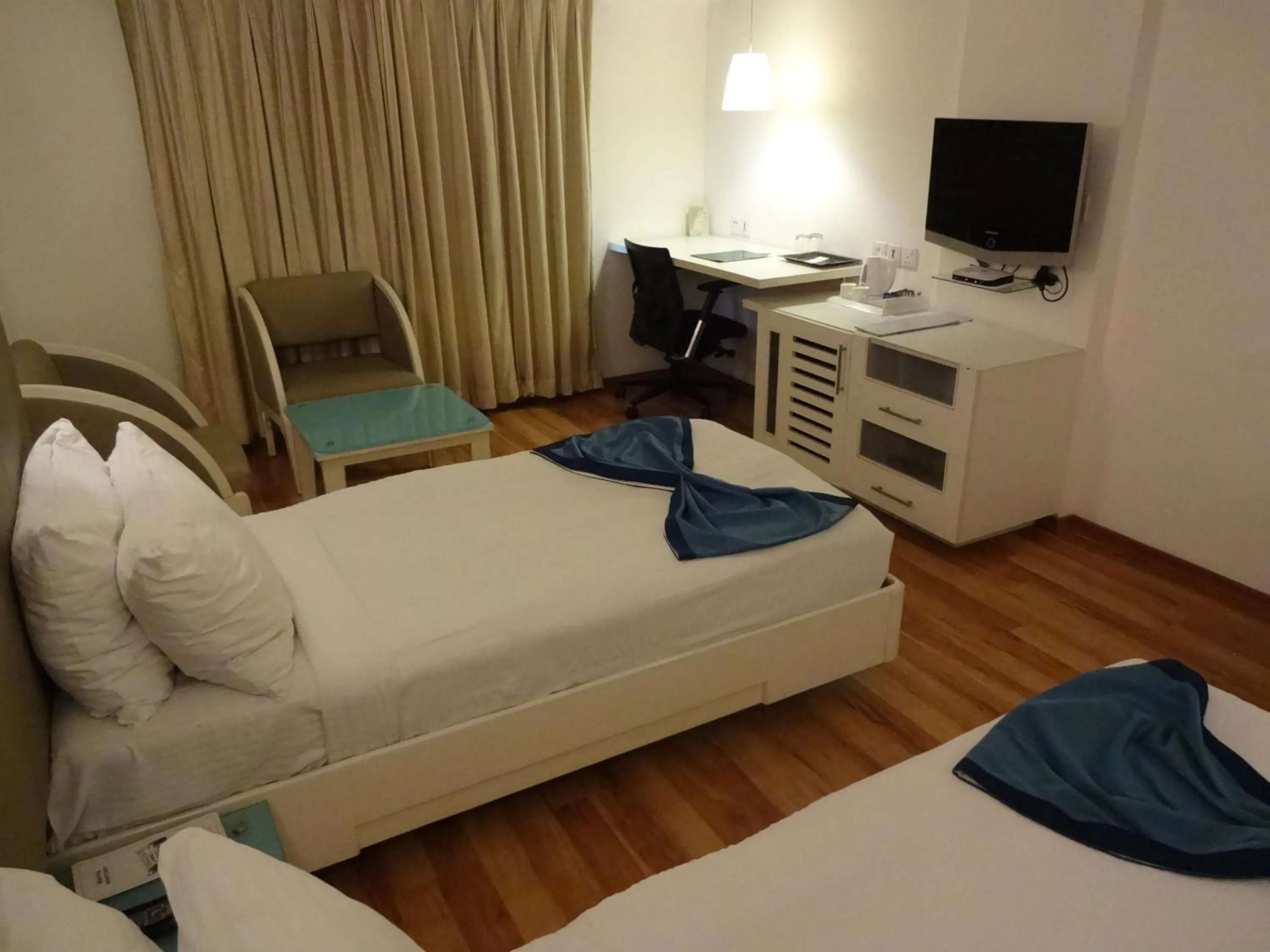 Photo of the whole room, Bed in The Central Court