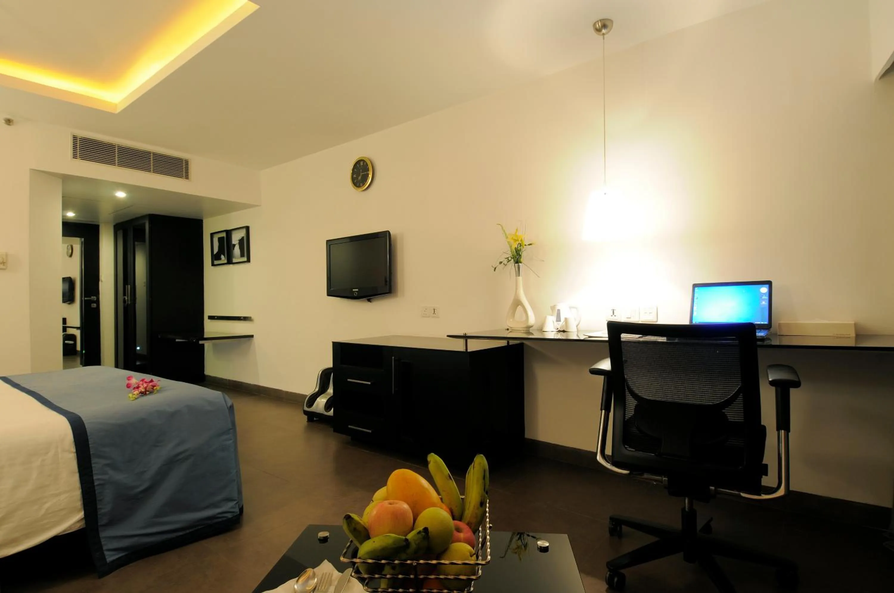 Decorative detail, Bed in The Central Court