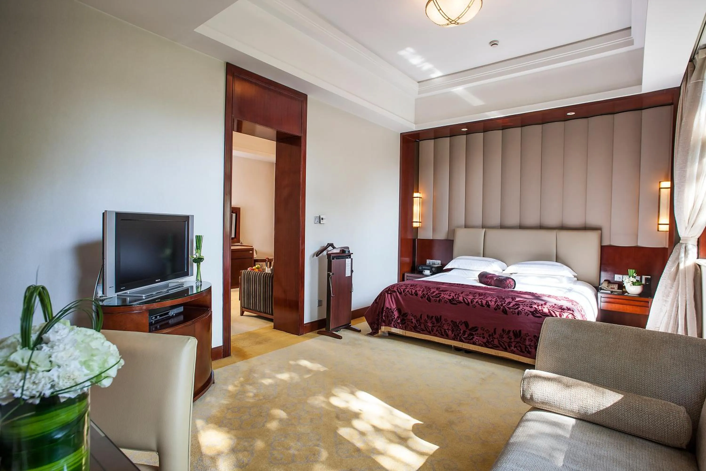 Bedroom, Bed in Zhejiang Xizi Hotel