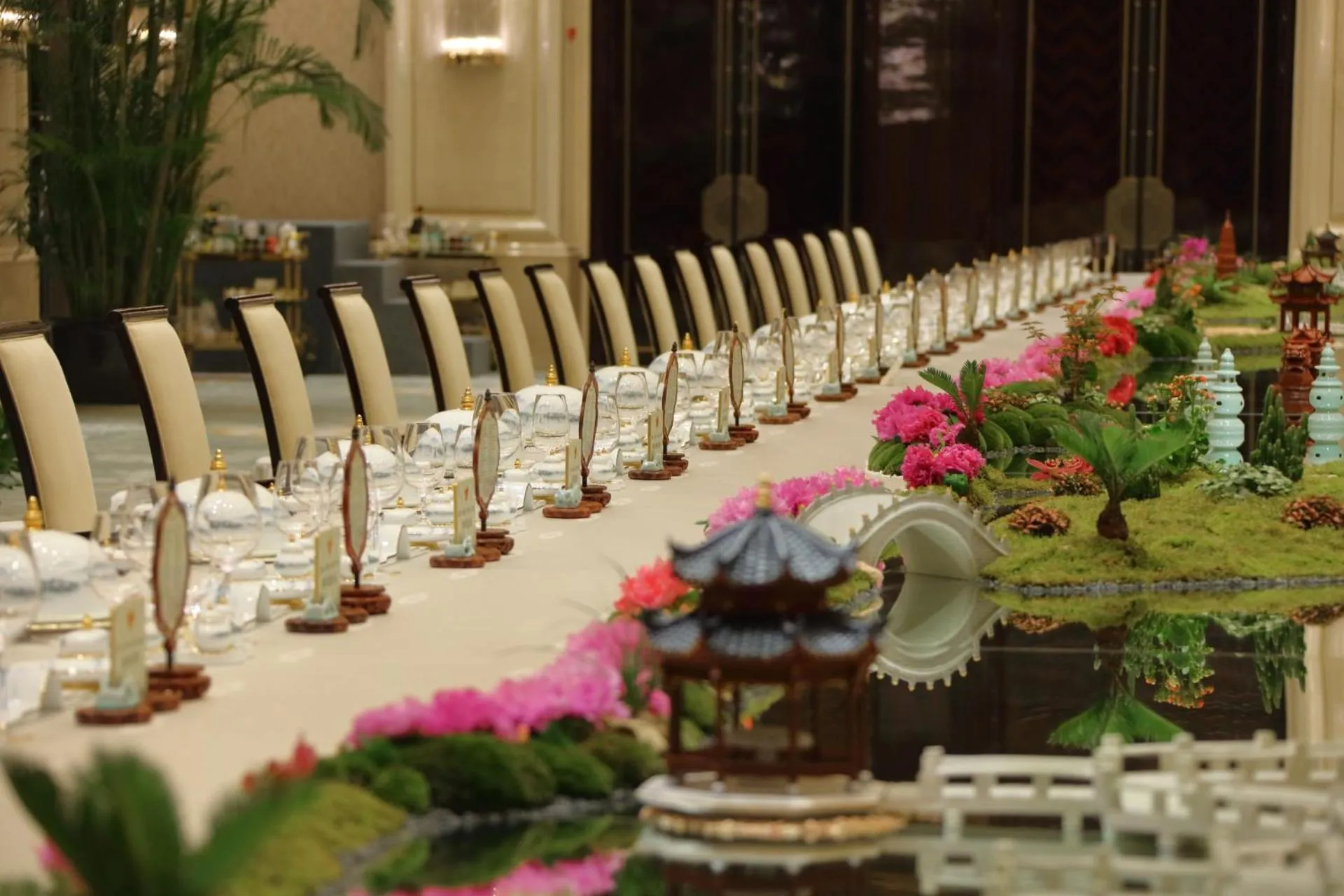 Banquet/Function facilities in Zhejiang Xizi Hotel