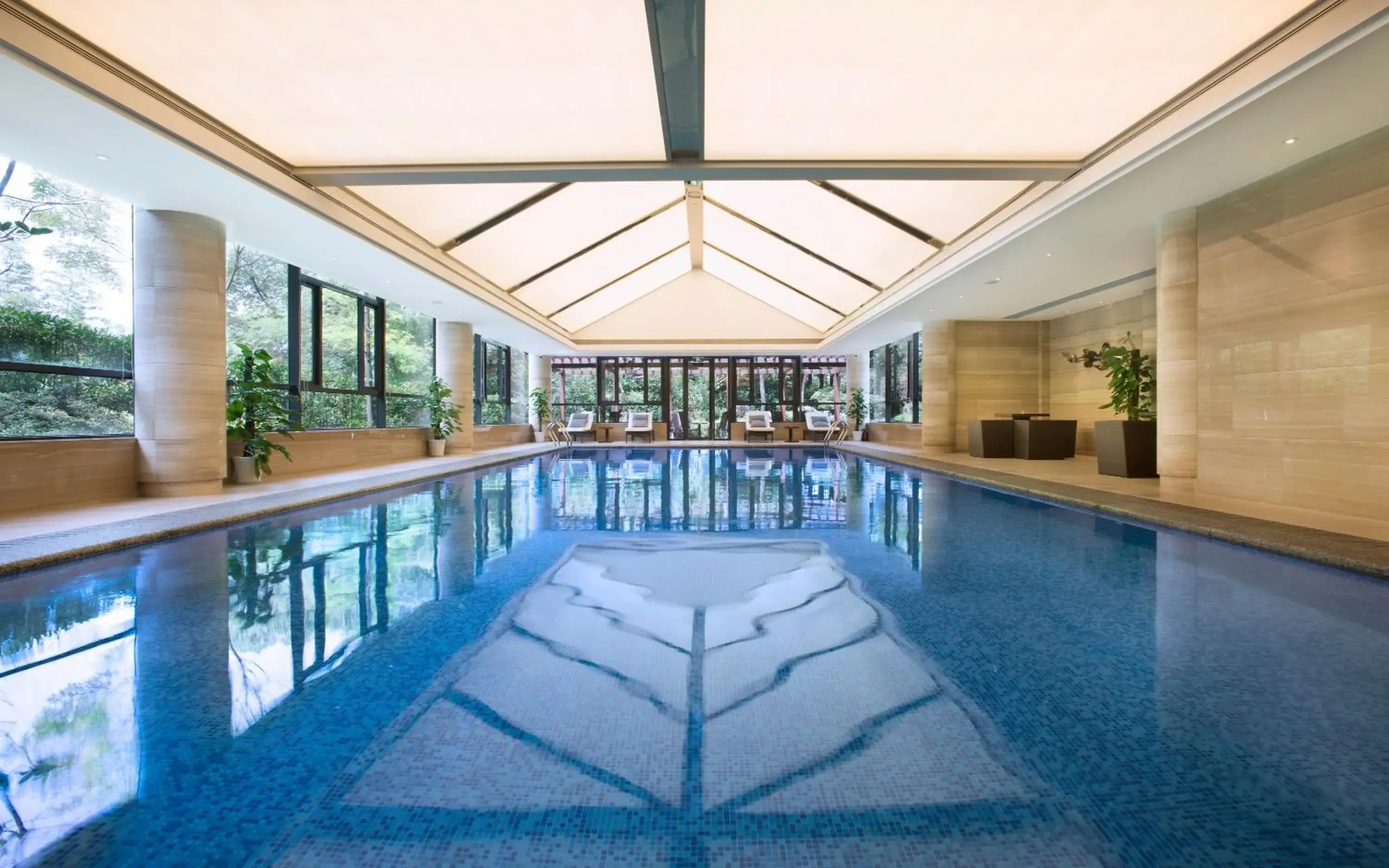Swimming pool in Zhejiang Xizi Hotel Swimming pool in Zhejiang Xizi Hotel