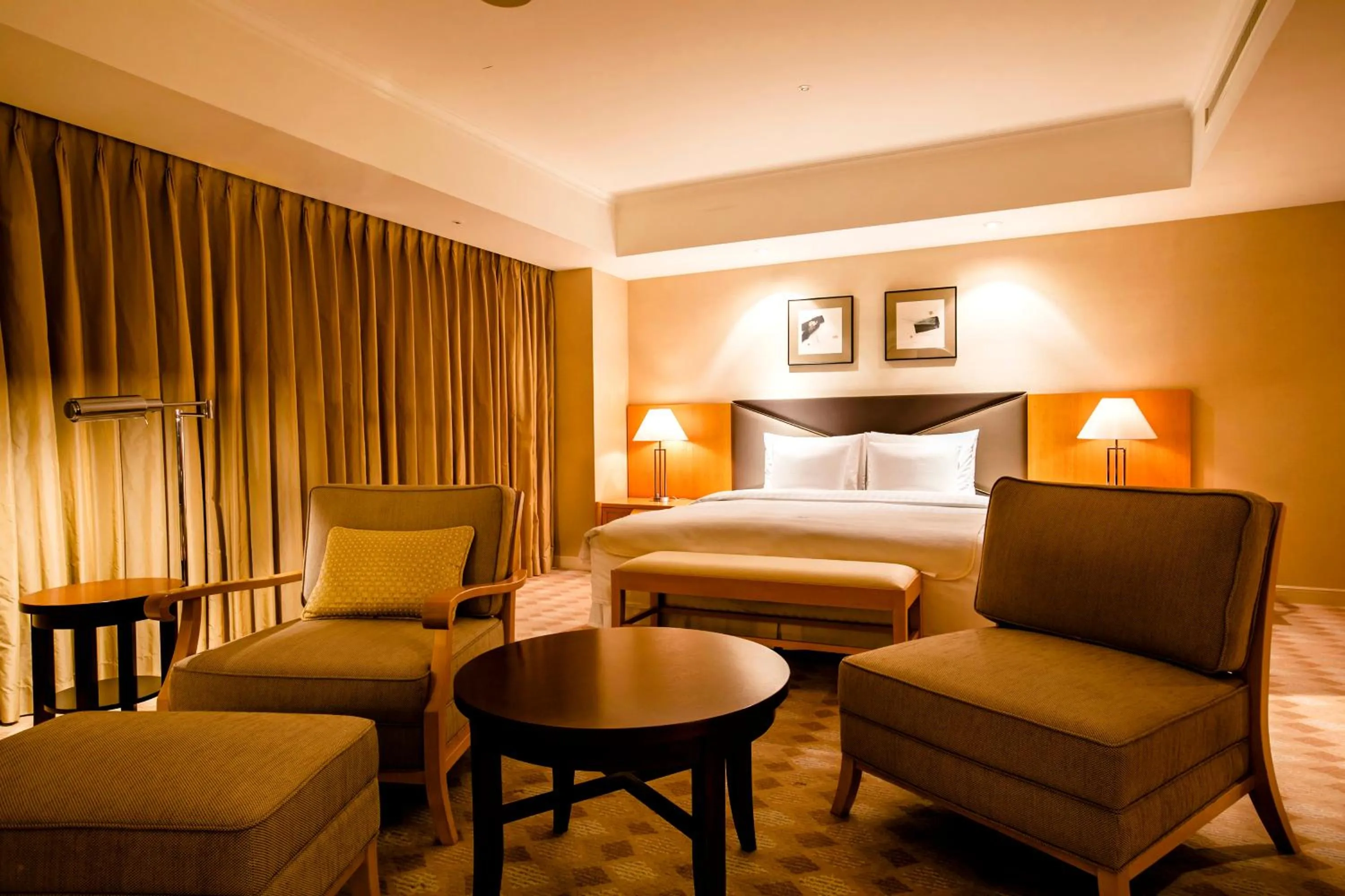 Photo of the whole room, Bed in Vignette Collection The Windsor Hotel TOYA by IHG