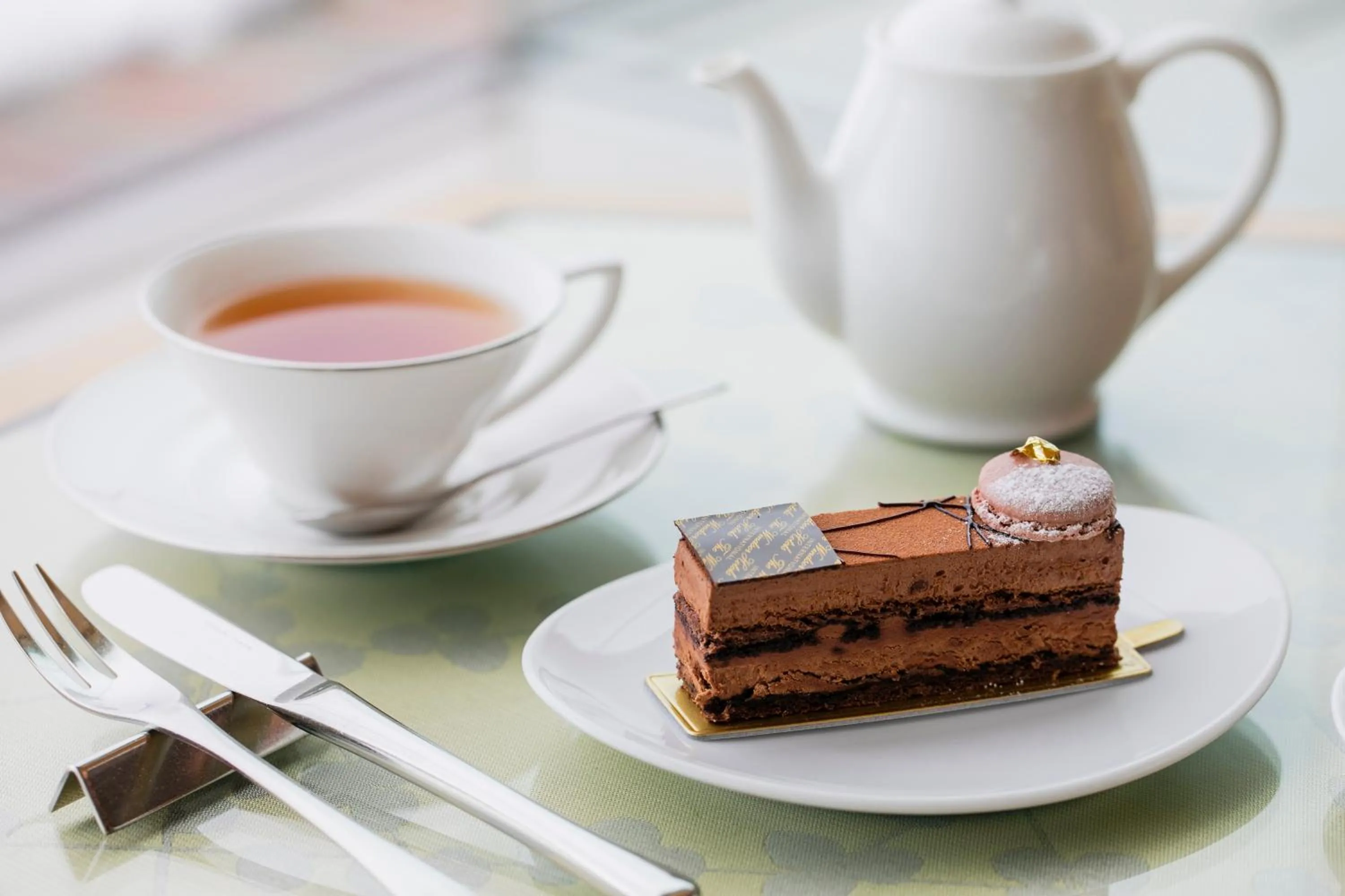 Food and drinks in Vignette Collection The Windsor Hotel TOYA by IHG