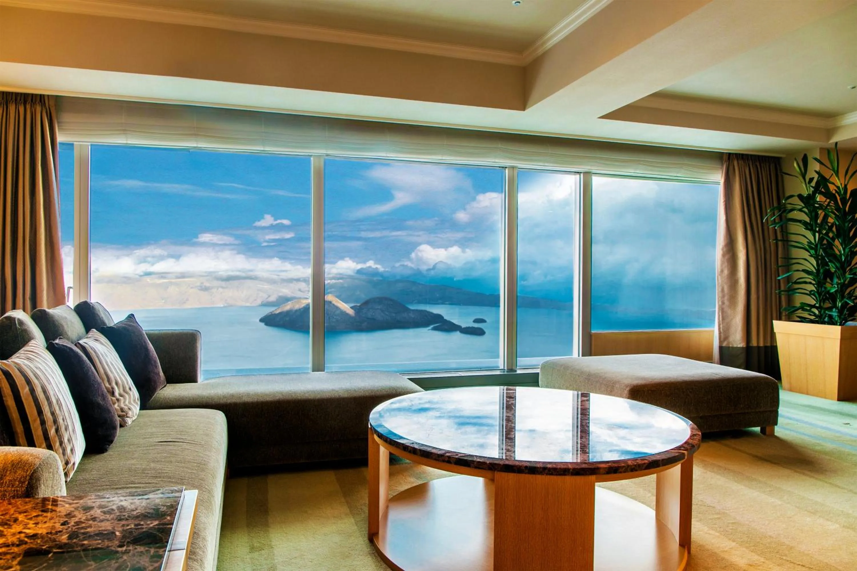 Photo of the whole room in Vignette Collection The Windsor Hotel TOYA by IHG