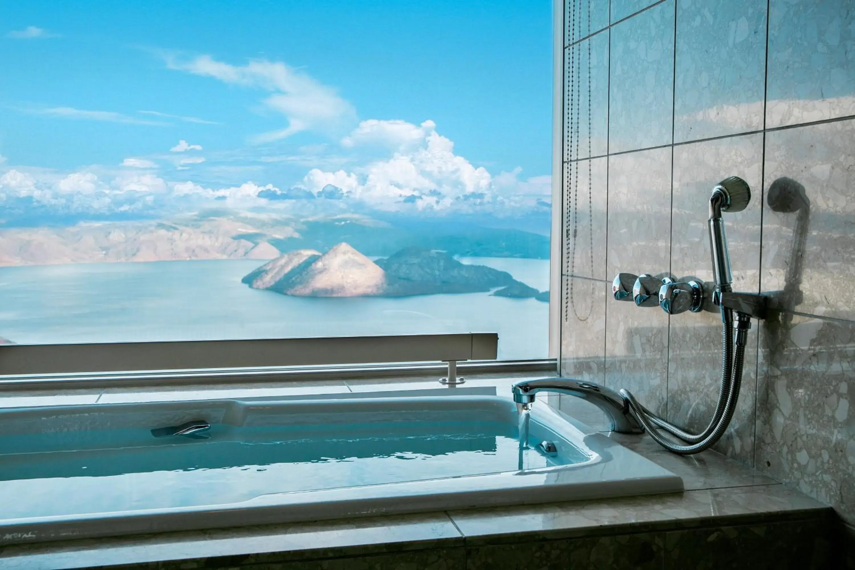 Bathroom in Vignette Collection The Windsor Hotel TOYA by IHG Bathroom in Vignette Collection The Windsor Hotel TOYA by IHG