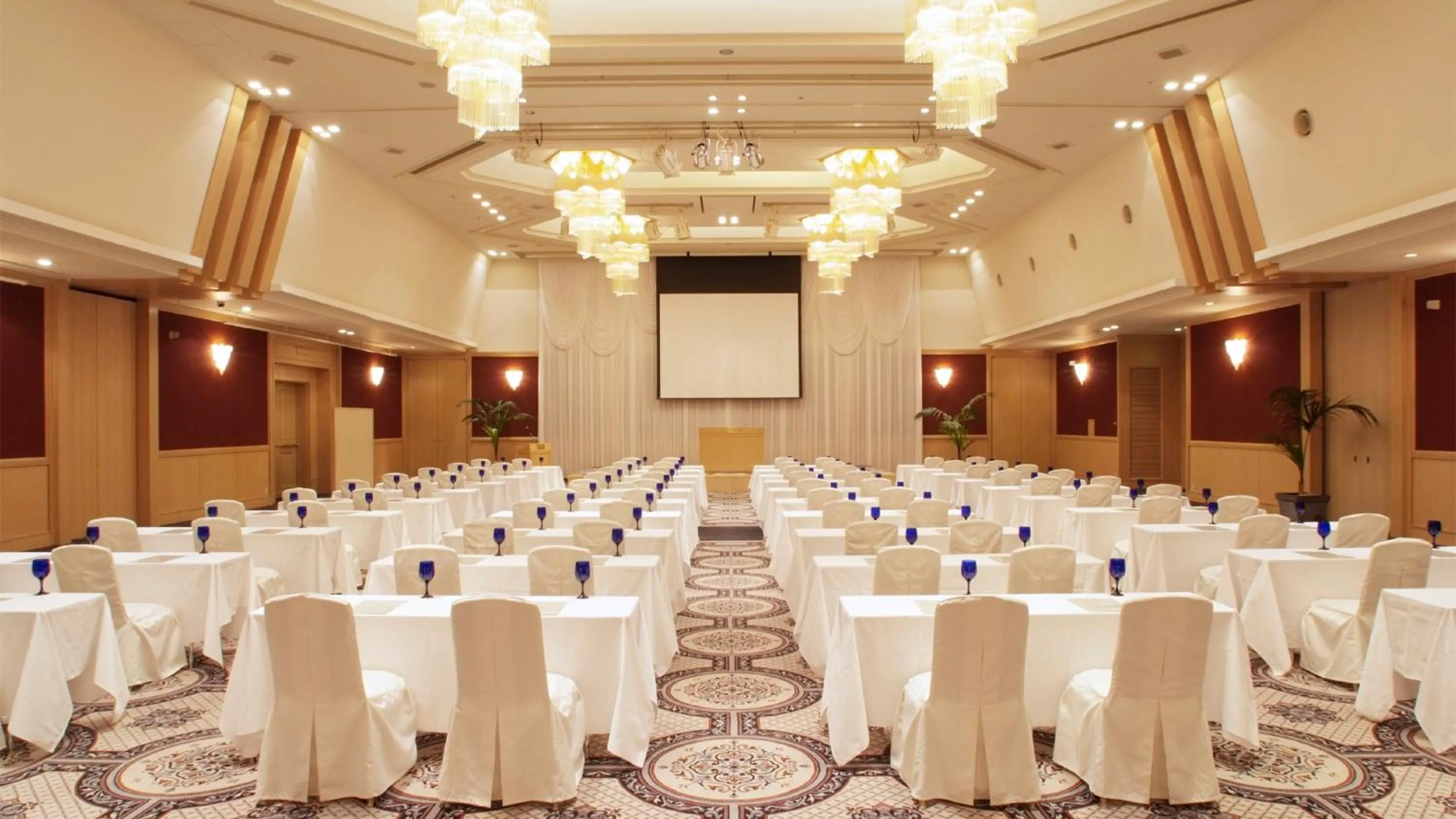 Meeting/conference room in Vignette Collection The Windsor Hotel TOYA by IHG