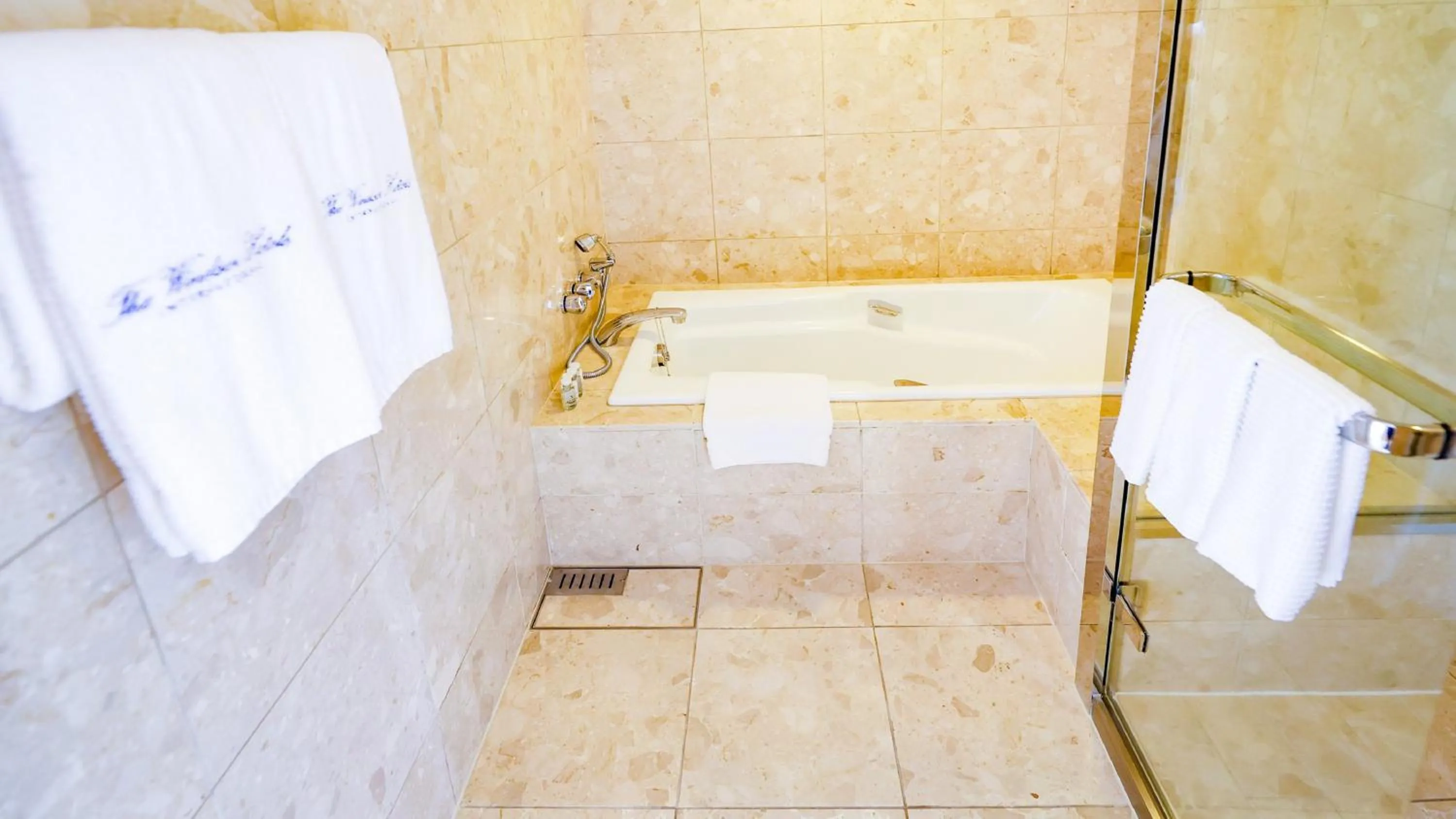 Bathroom in Vignette Collection The Windsor Hotel TOYA by IHG