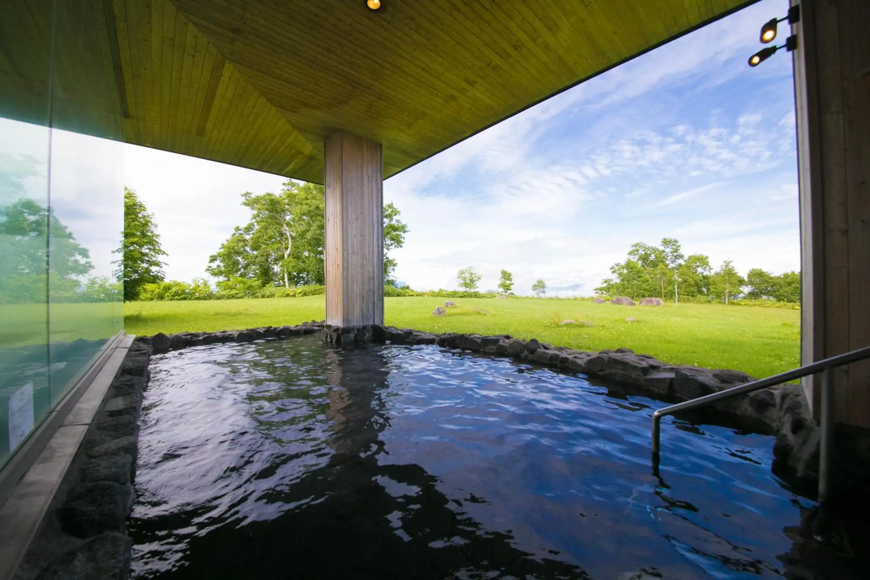 Junior Suite Twin with Lake View - single occupancy - Smoking in Vignette Collection The Windsor Hotel TOYA by IHG Junior Suite Twin with Lake View - single occupancy - Smoking in Vignette Collection The Windsor Hotel TOYA by IHG