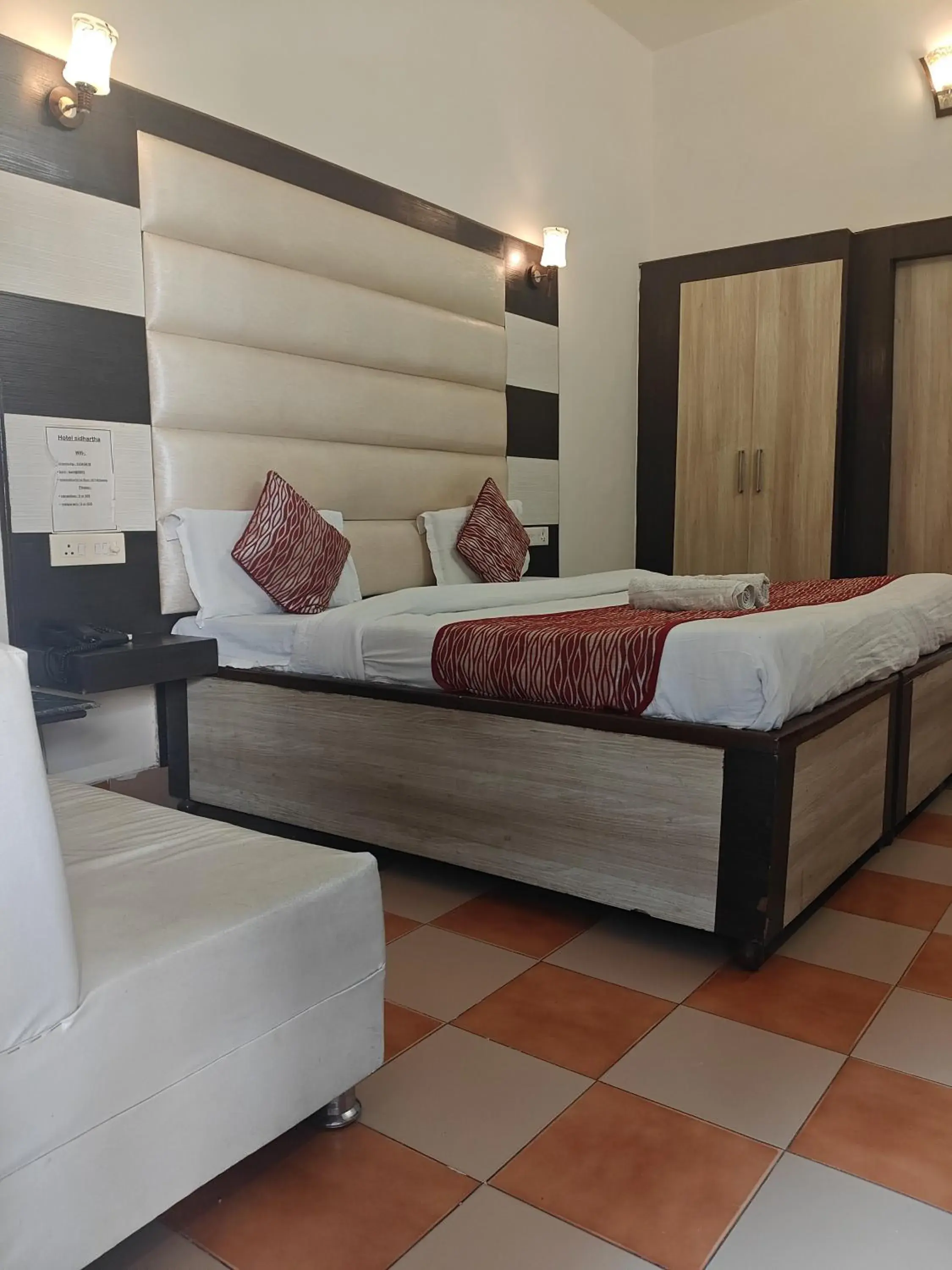 Hotel Sidhartha Walking Distance From TajMahal Hotel Sidhartha Walking Distance From TajMahal