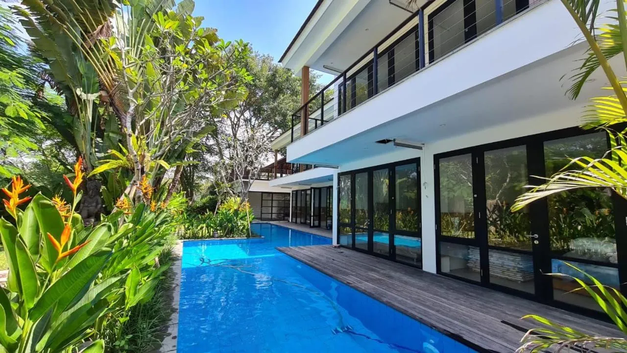 Swimming pool in Ayurvedagram Bali