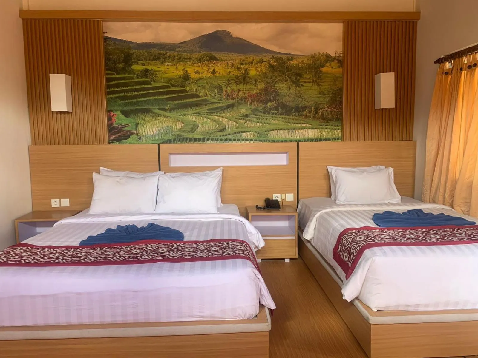 Bedroom, Bed in Nick's Pension