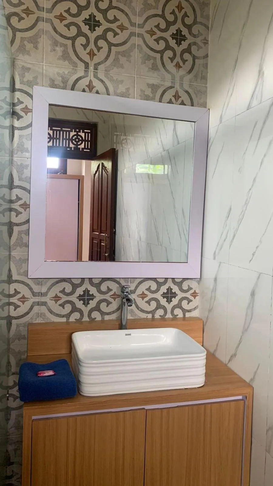 Bathroom in Nick's Pension