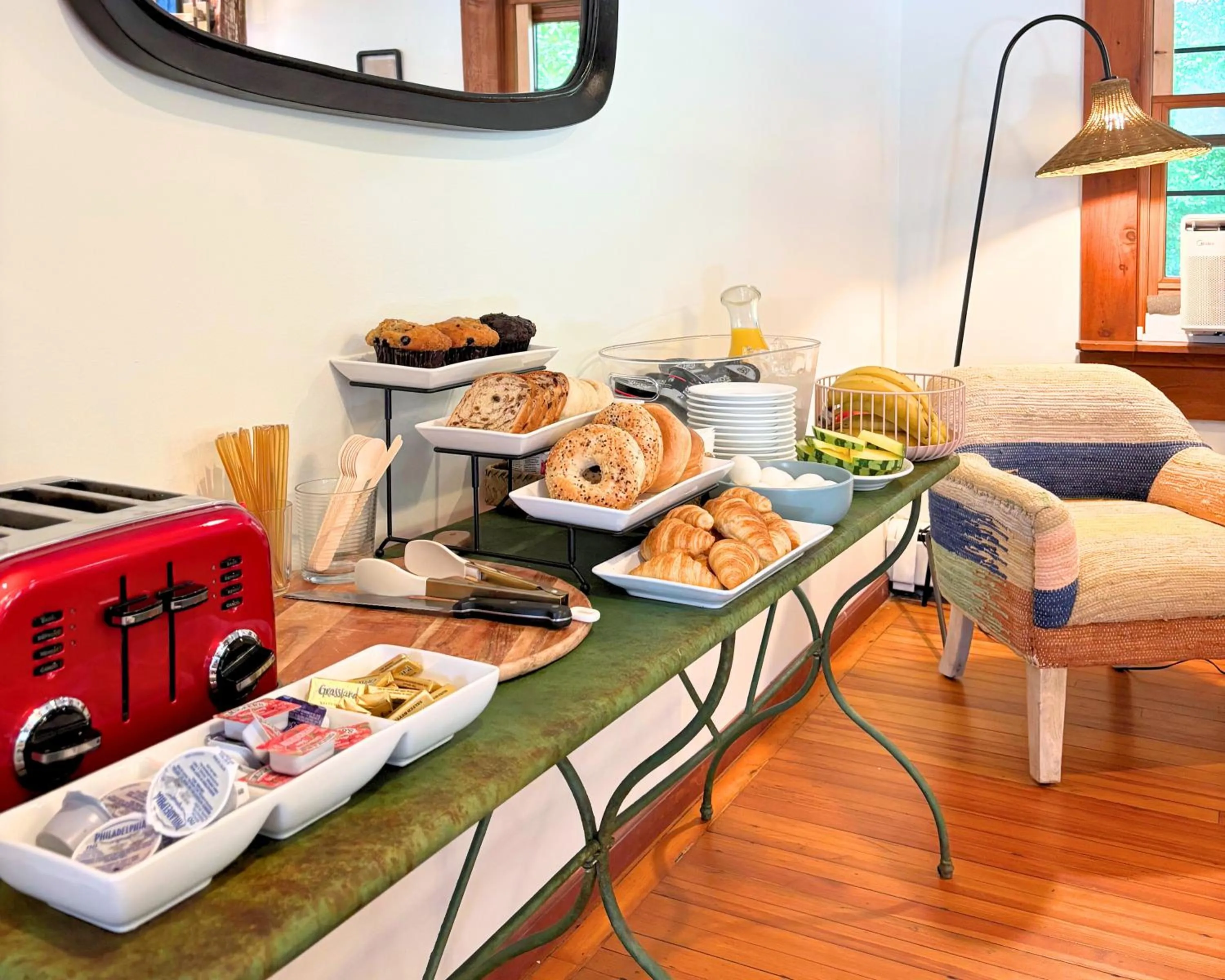 Breakfast in Phoenicia Lodge