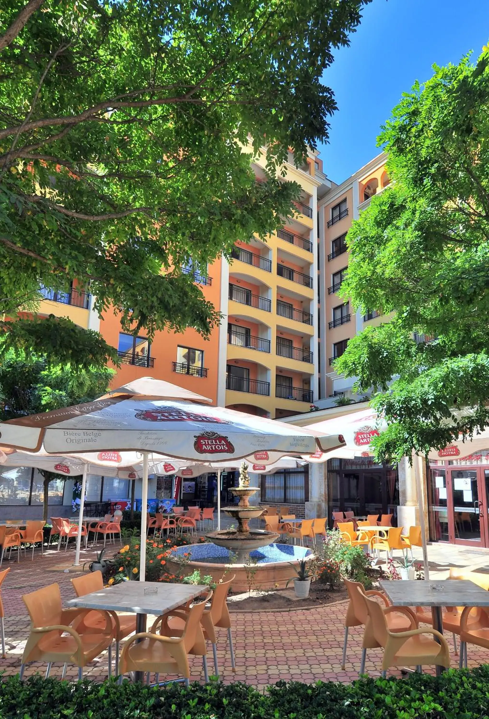 Restaurant/places to eat in Hotel Paradise Green Park Restaurant/places to eat in Hotel Paradise Green Park