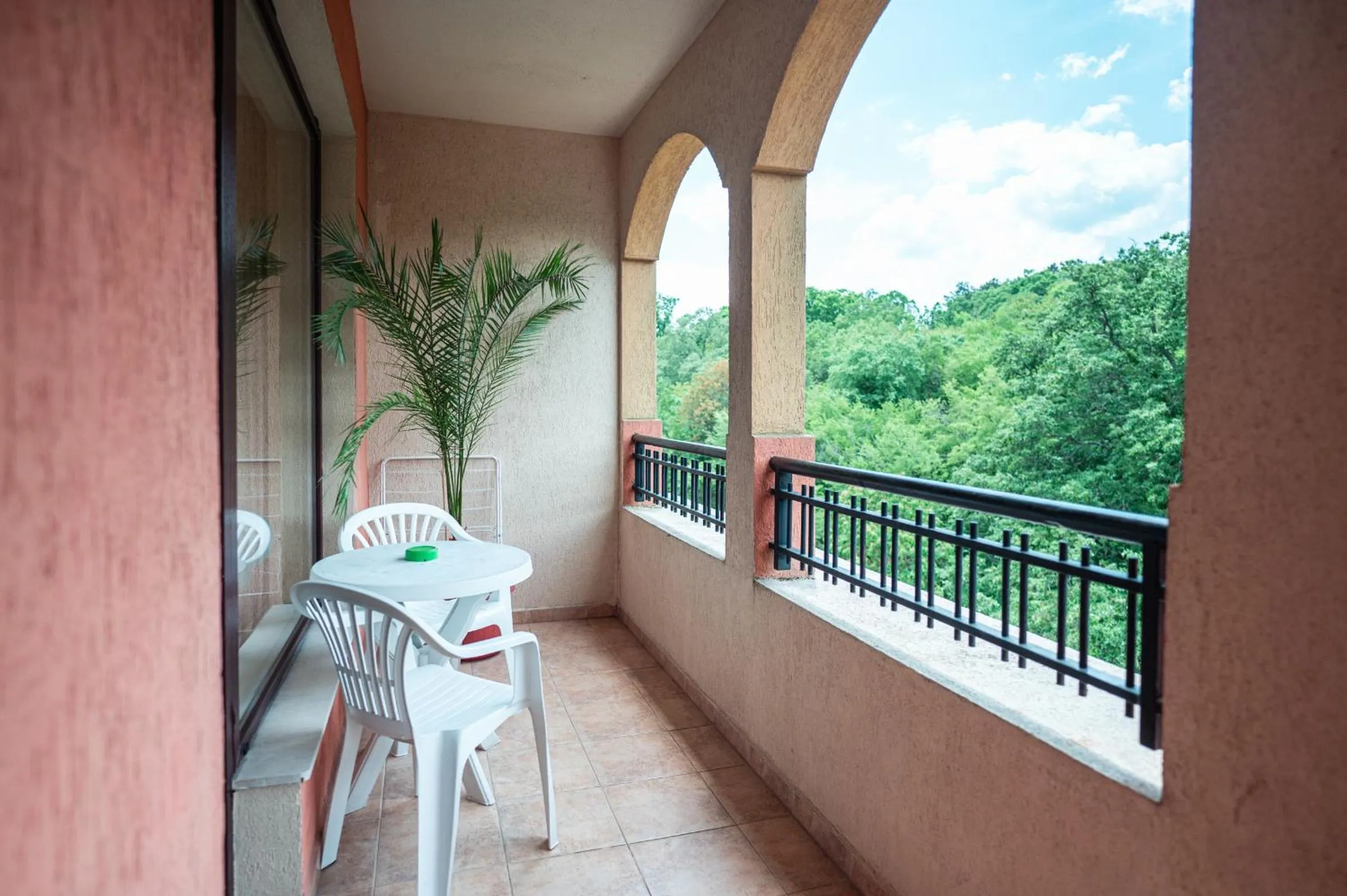 Balcony/Terrace in Hotel Paradise Green Park