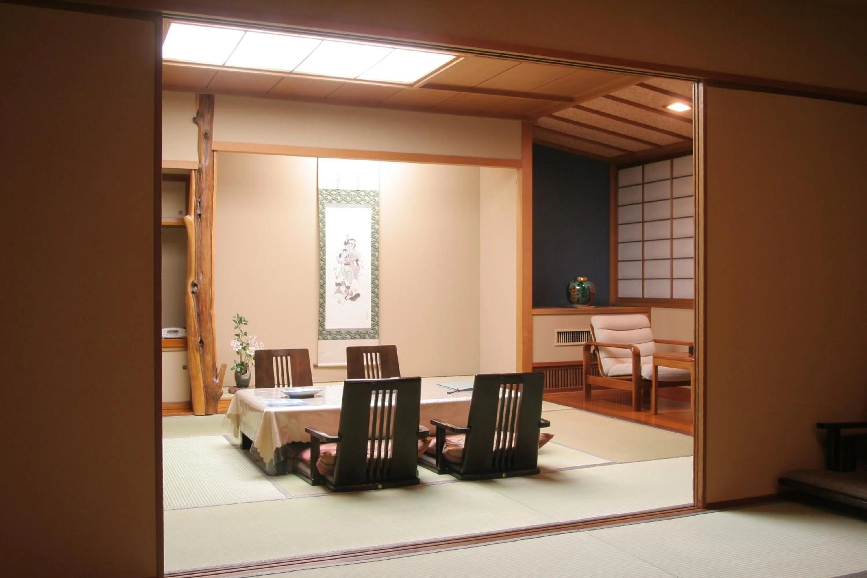 Photo of the whole room in Senshoen