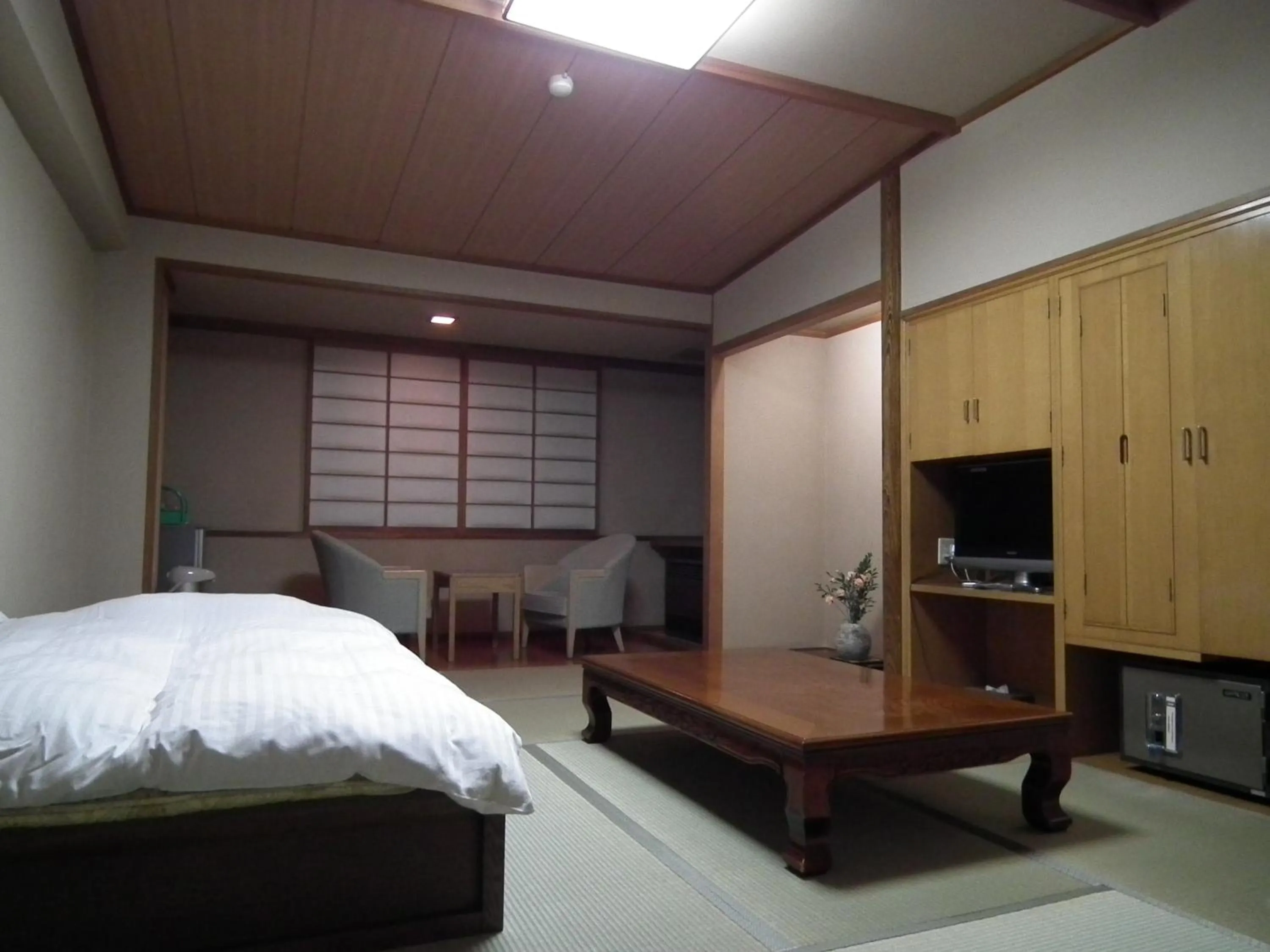 Photo of the whole room, Bed in Senshoen