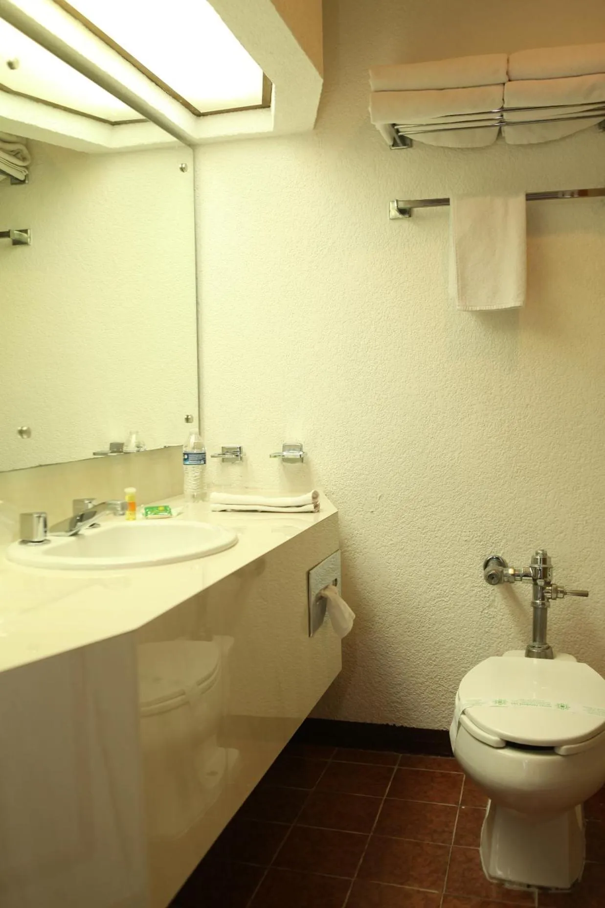 Bathroom in Hotel Paradise Inn