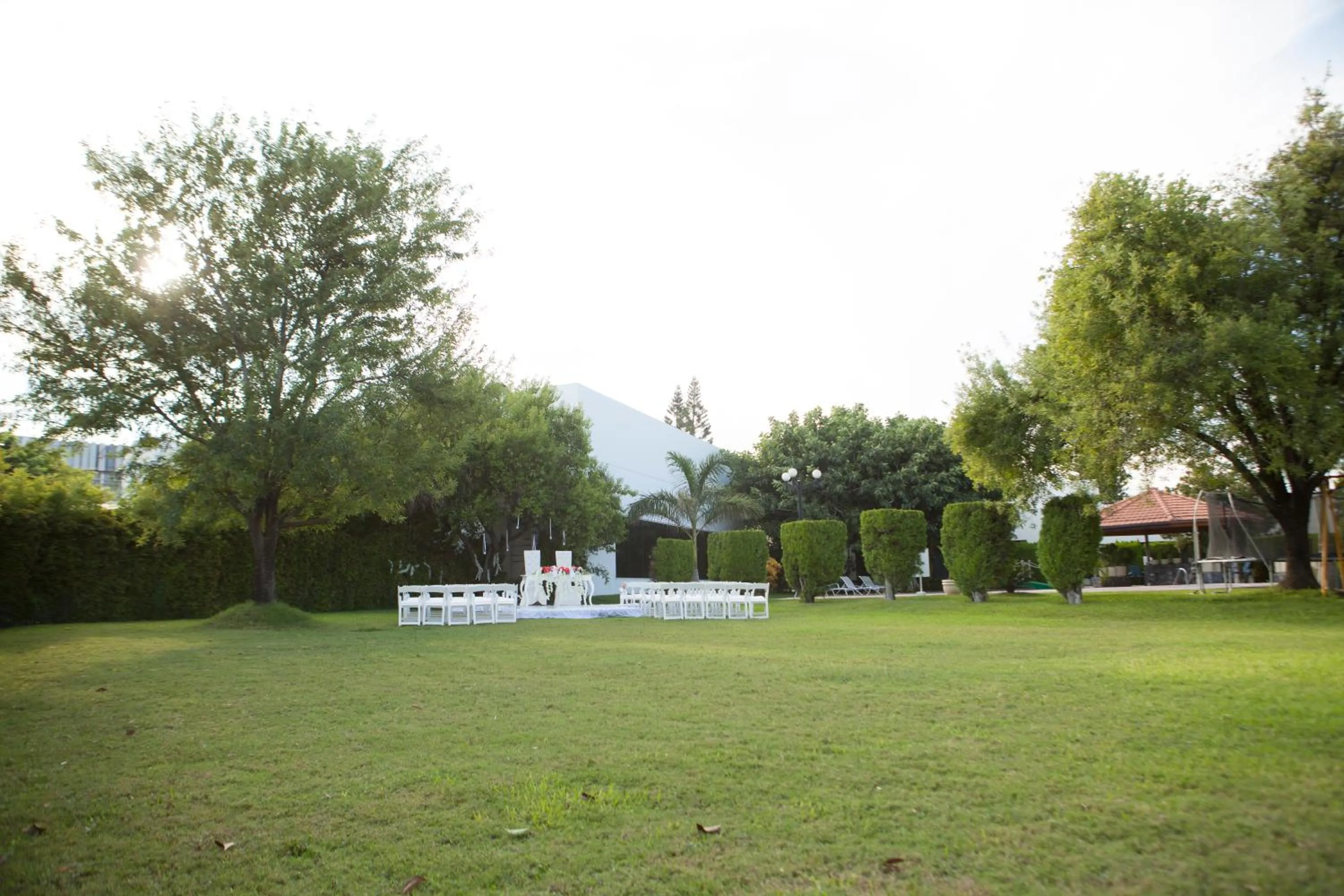 Property building in Hotel Paradise Inn