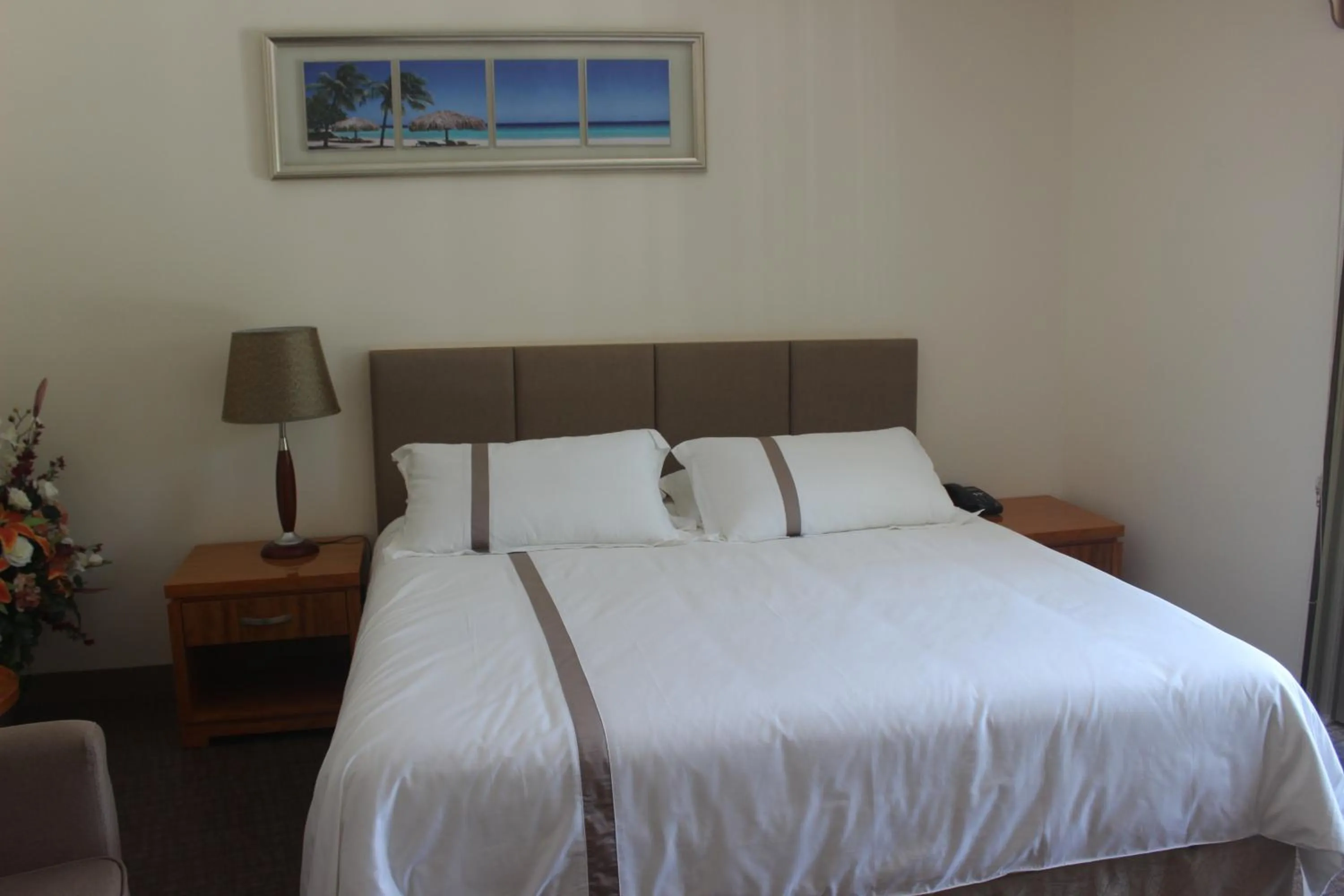 Bedroom, Bed in Saipan Beach Hotel
