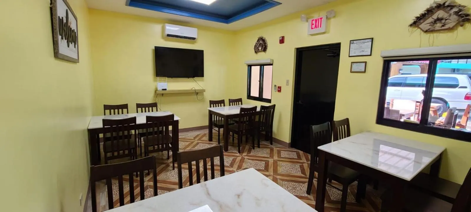 Restaurant/places to eat in Saipan Beach Hotel