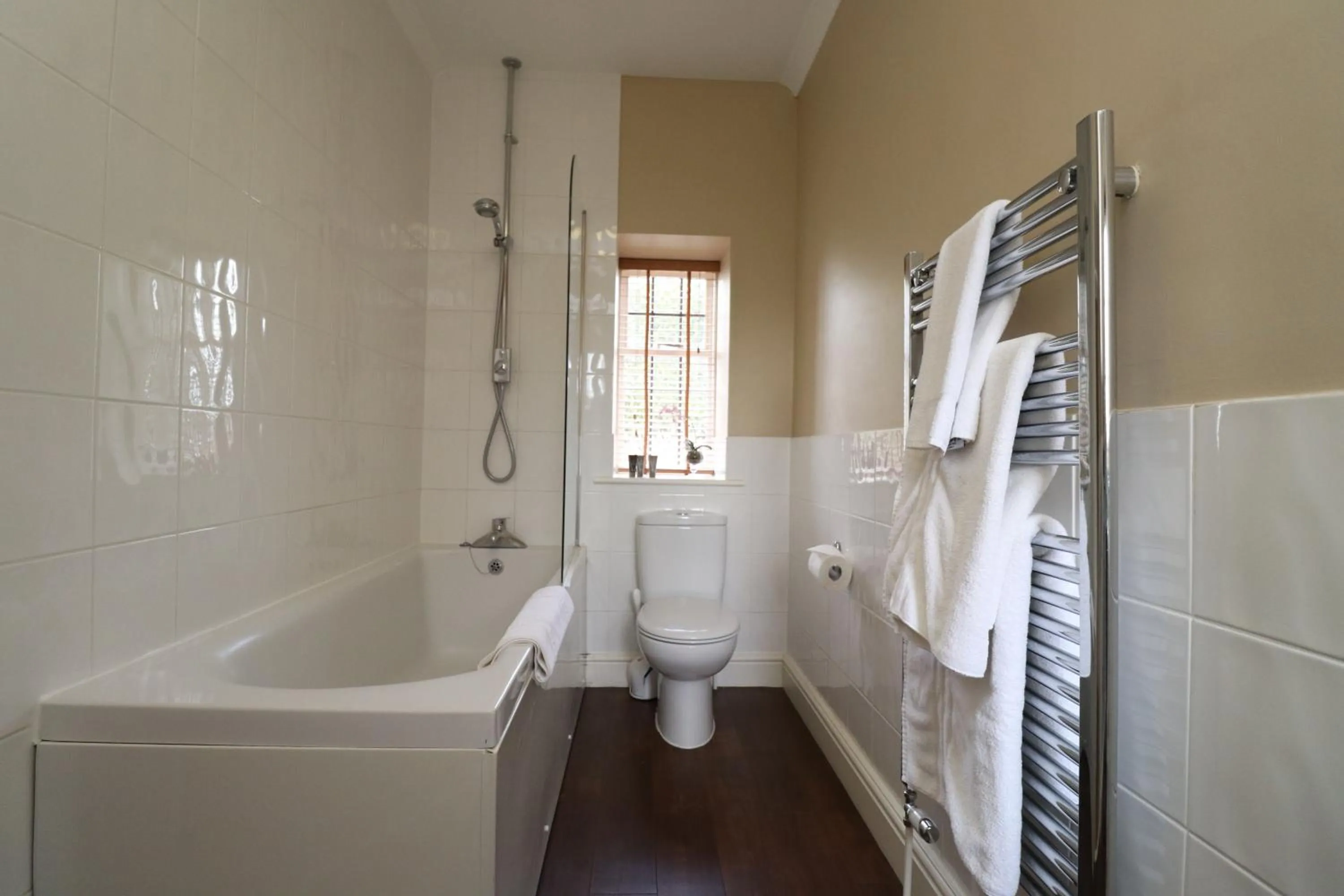 Bathroom in Leeds Castle Stable Courtyard Bed and Breakfast