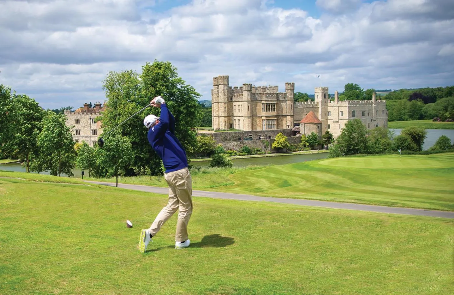 Golfcourse in Leeds Castle Stable Courtyard Bed and Breakfast