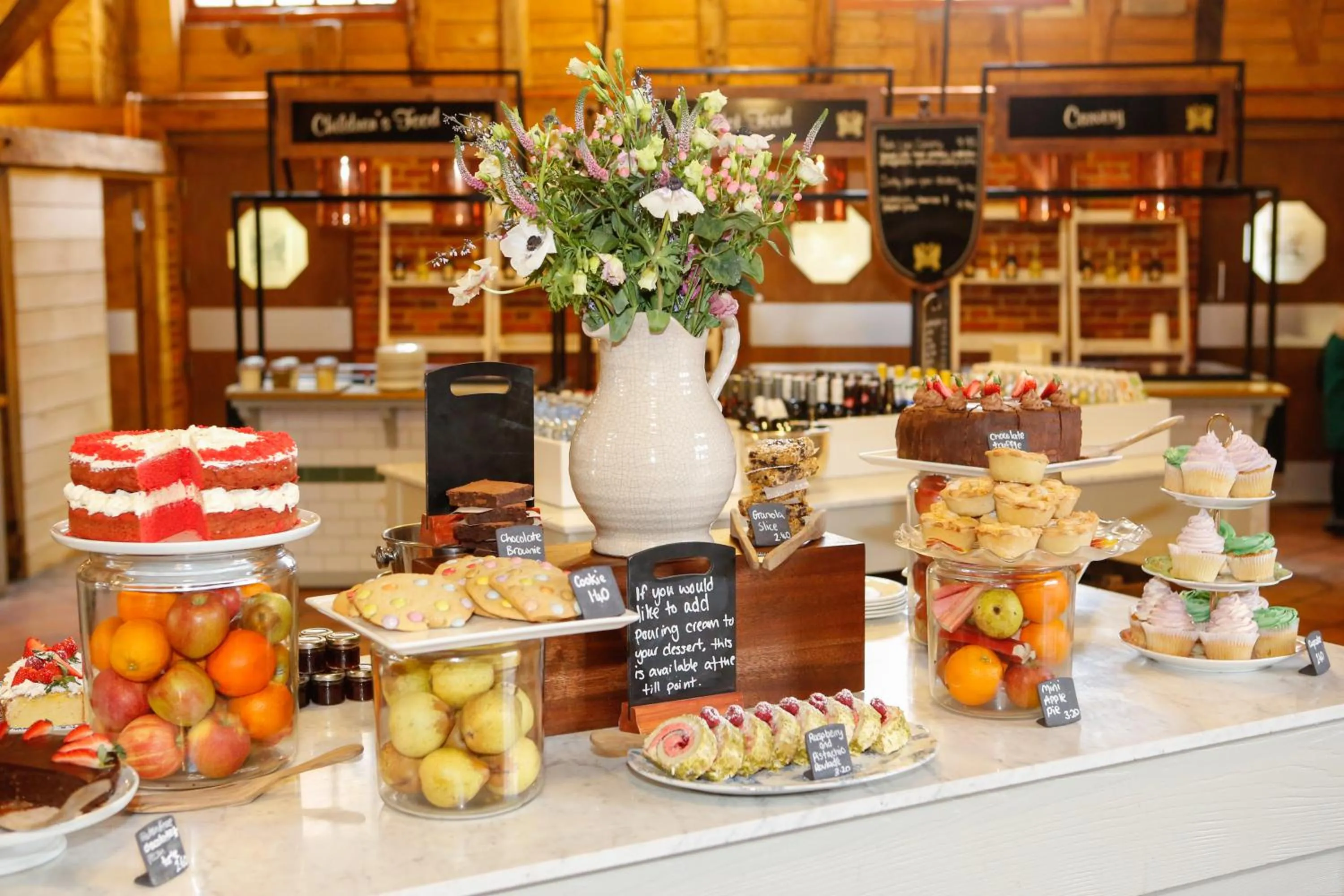 Restaurant/places to eat in Leeds Castle Stable Courtyard Bed and Breakfast