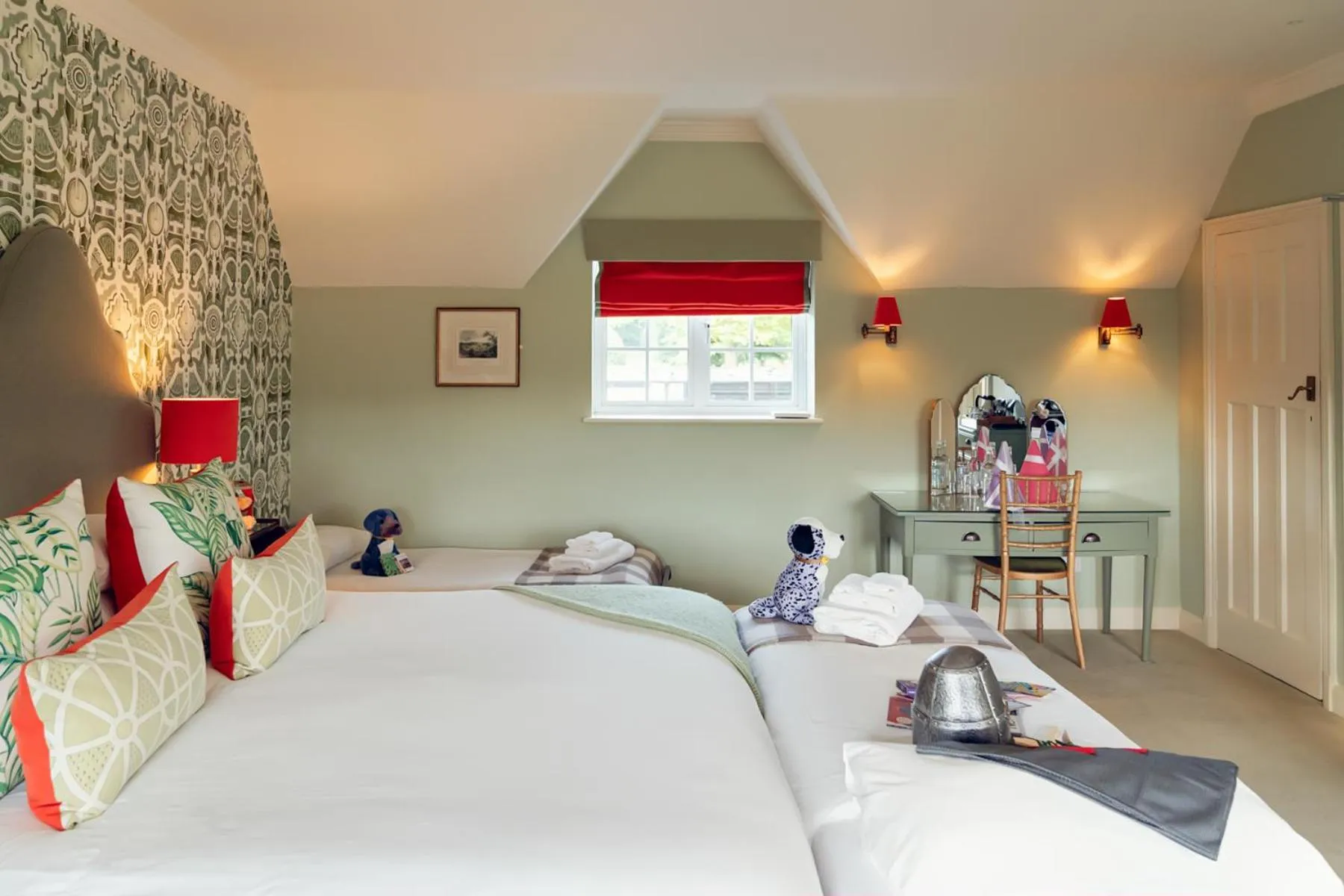 Bedroom, Bed in Leeds Castle Stable Courtyard Bed and Breakfast