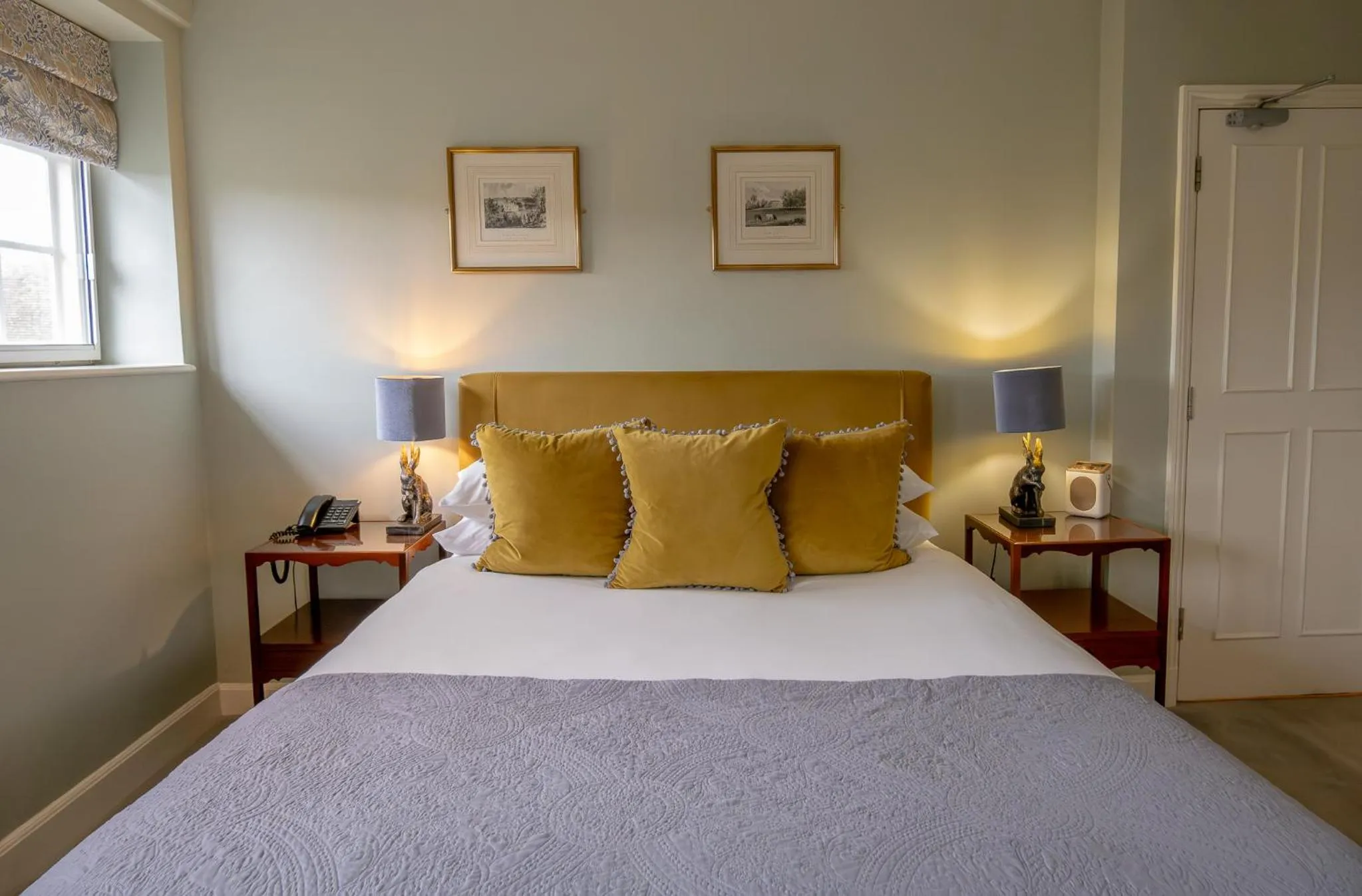 Bedroom, Bed in Leeds Castle Stable Courtyard Bed and Breakfast