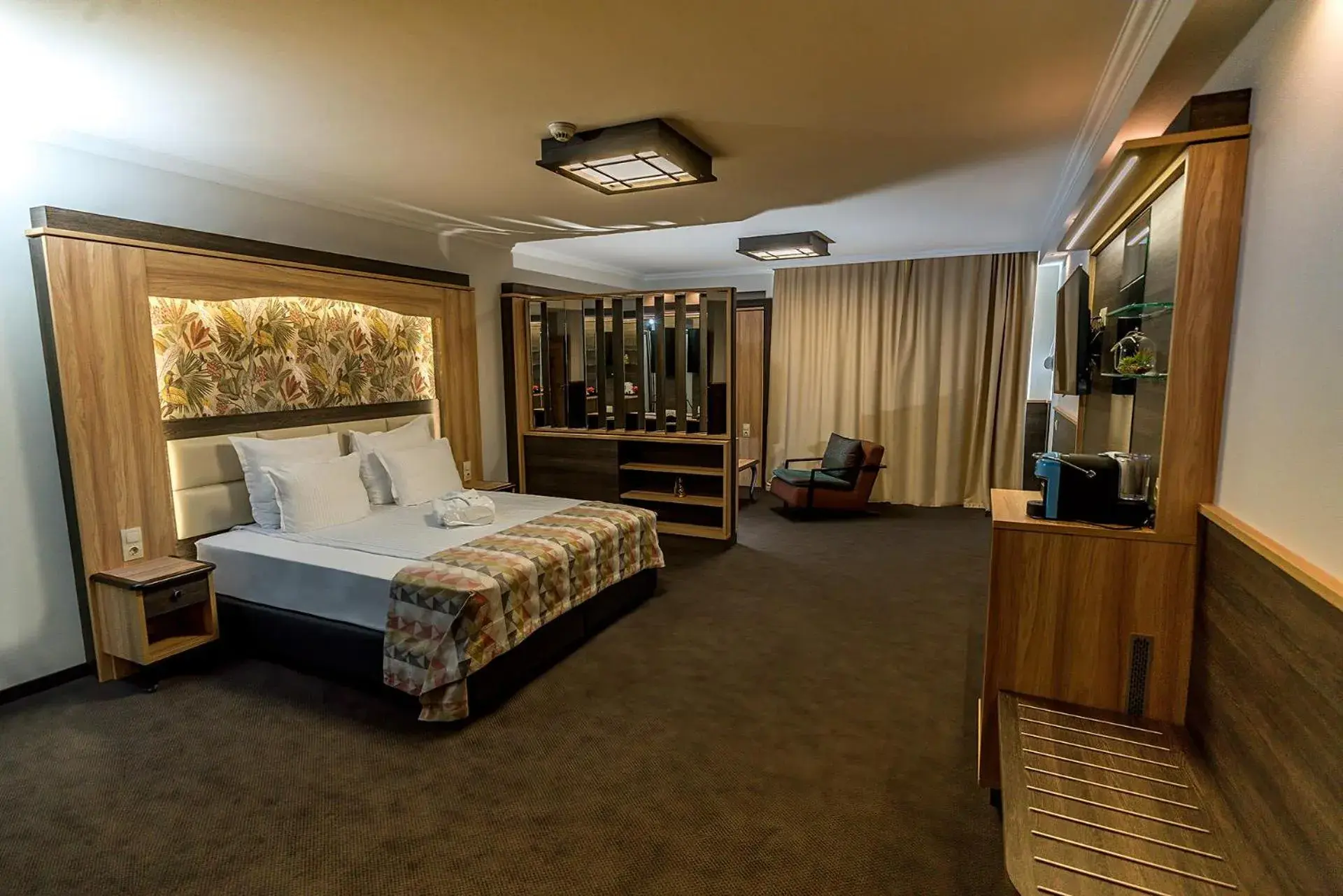 Bed in Hotel ZOO Sofia - Secured Paid Parking Bed in Hotel ZOO Sofia - Secured Paid Parking