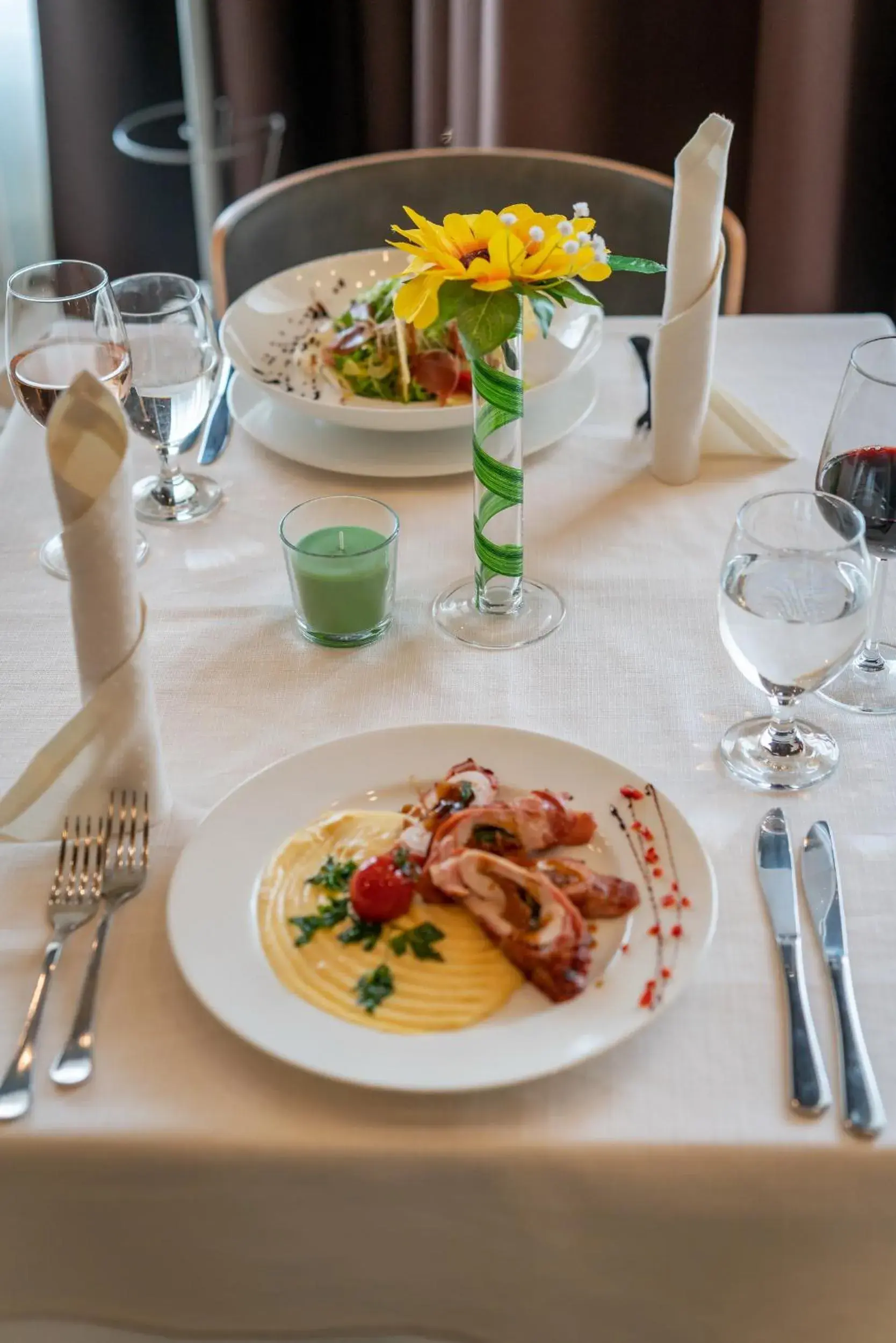 Restaurant/places to eat in Hotel ZOO Sofia - Secured Paid Parking Restaurant/places to eat in Hotel ZOO Sofia - Secured Paid Parking