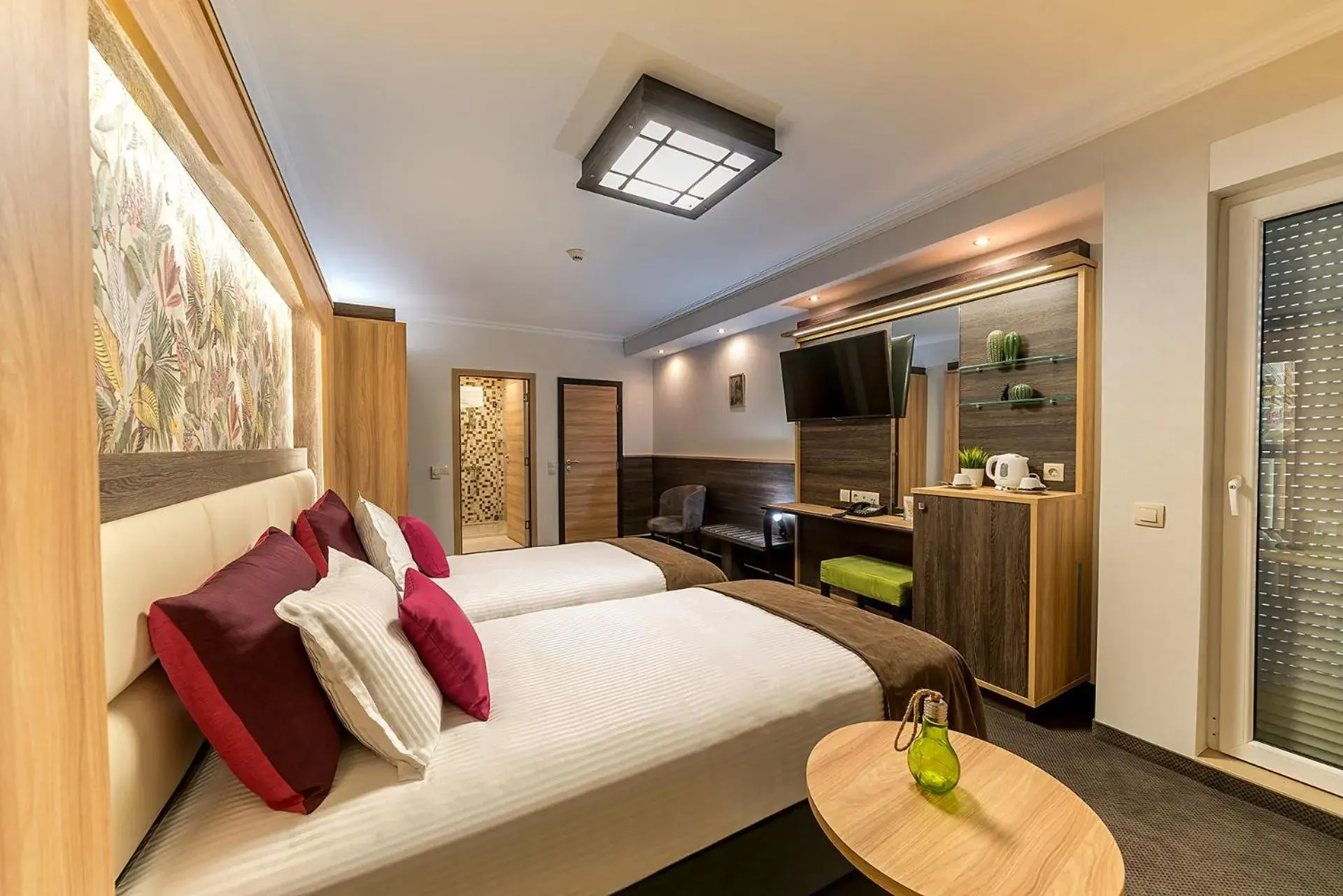 Bed in Hotel ZOO Sofia - Secured Paid Parking Bed in Hotel ZOO Sofia - Secured Paid Parking