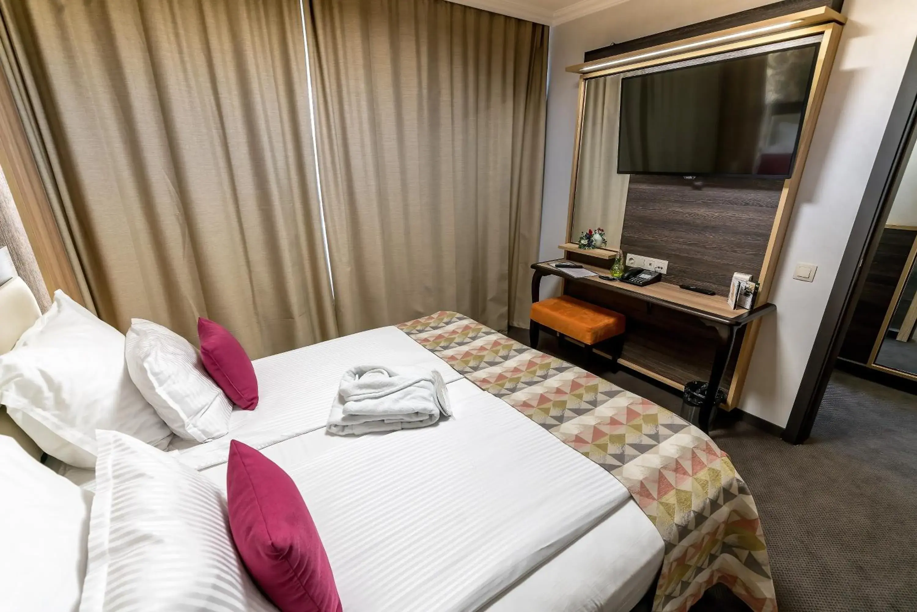 Business Apartment with City View in Hotel ZOO Sofia Business Apartment with City View in Hotel ZOO Sofia