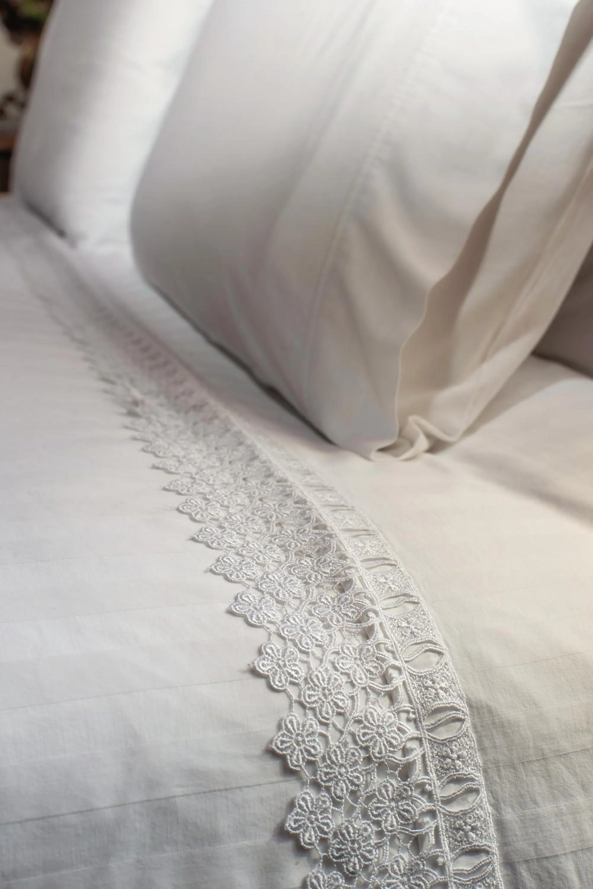 Bed in ARCHONTARIKI Historic Boutique Hotel