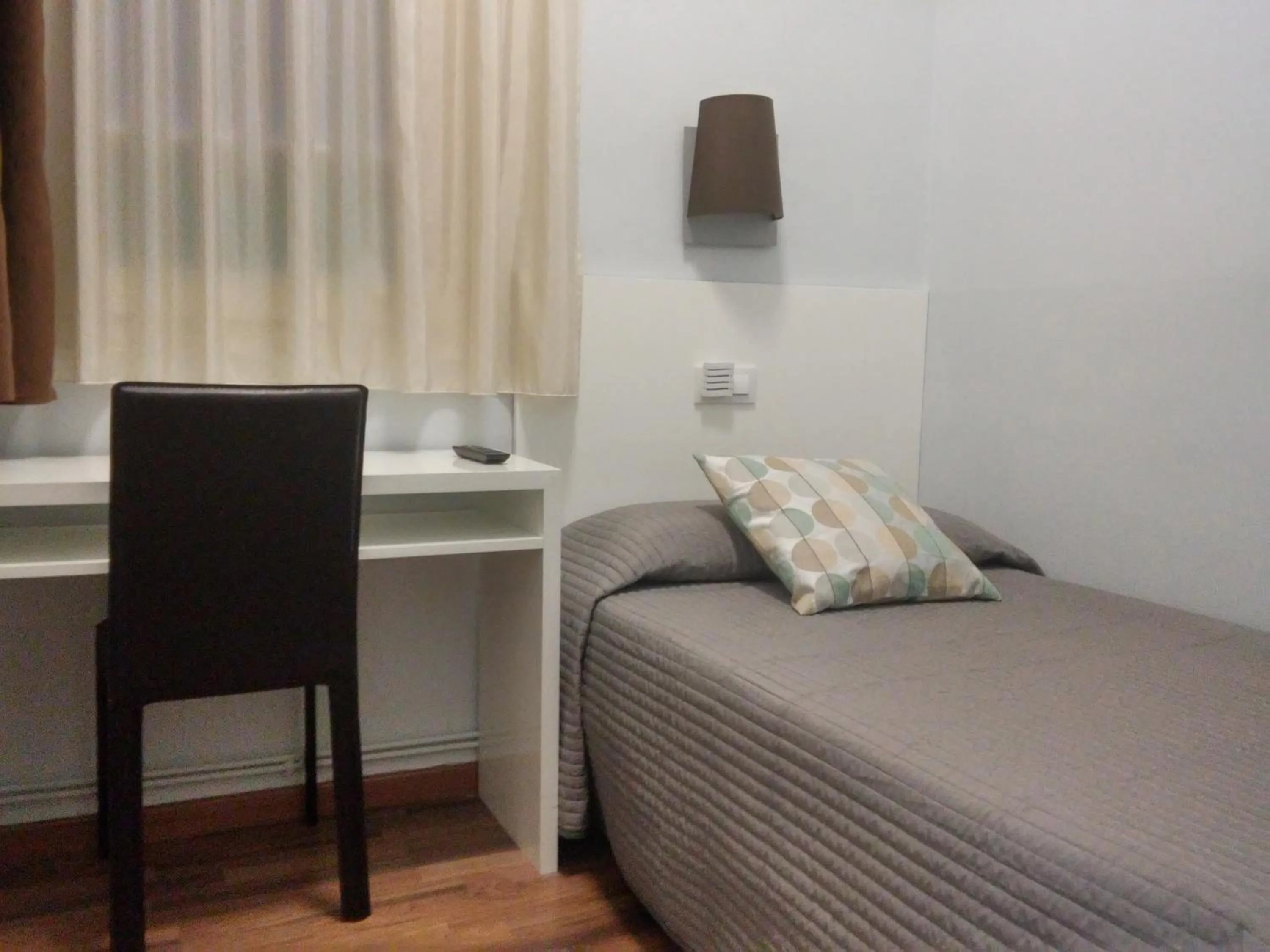 Photo of the whole room, Bed in Hostal Lesseps