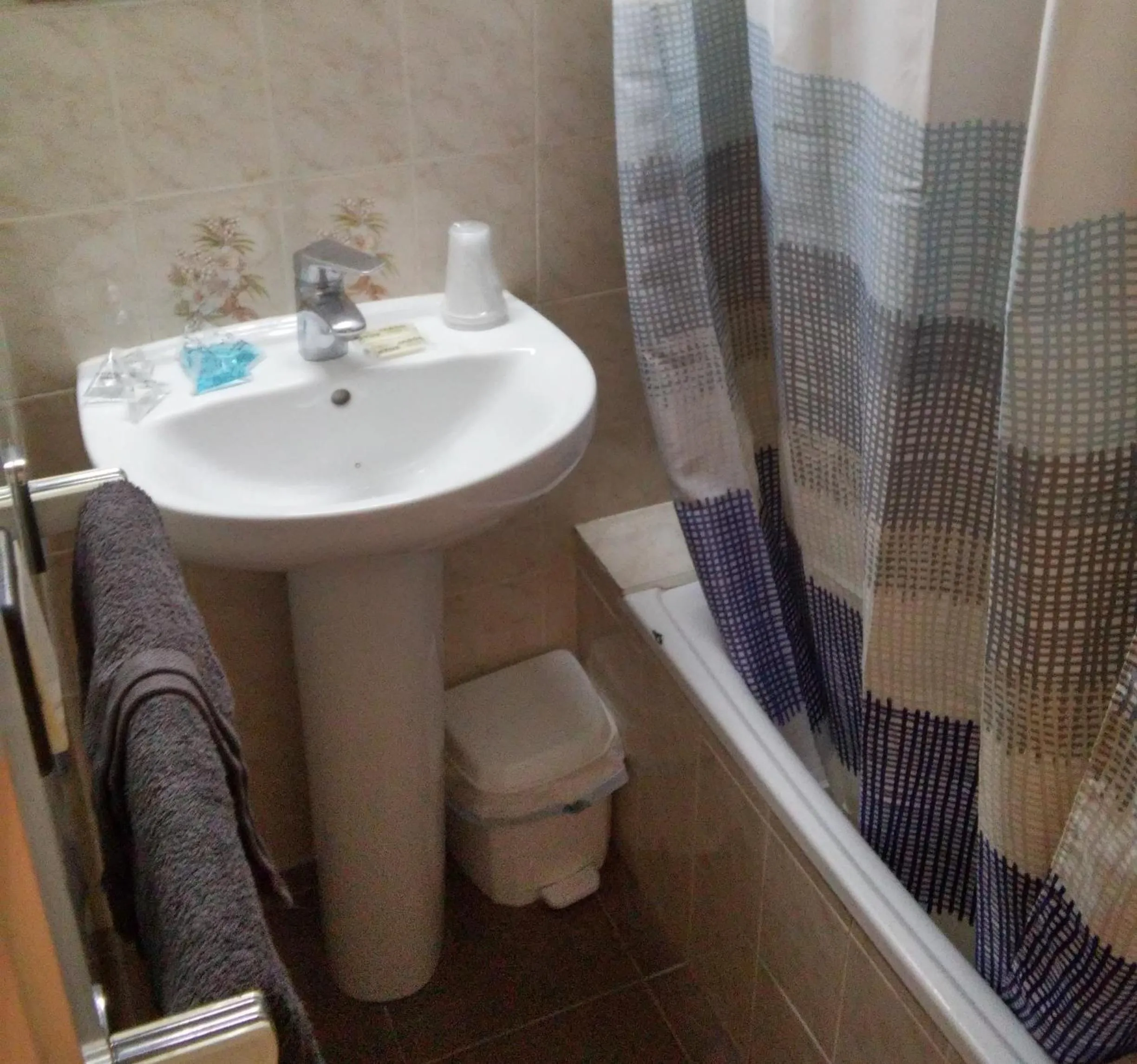 Bathroom in Hostal Lesseps